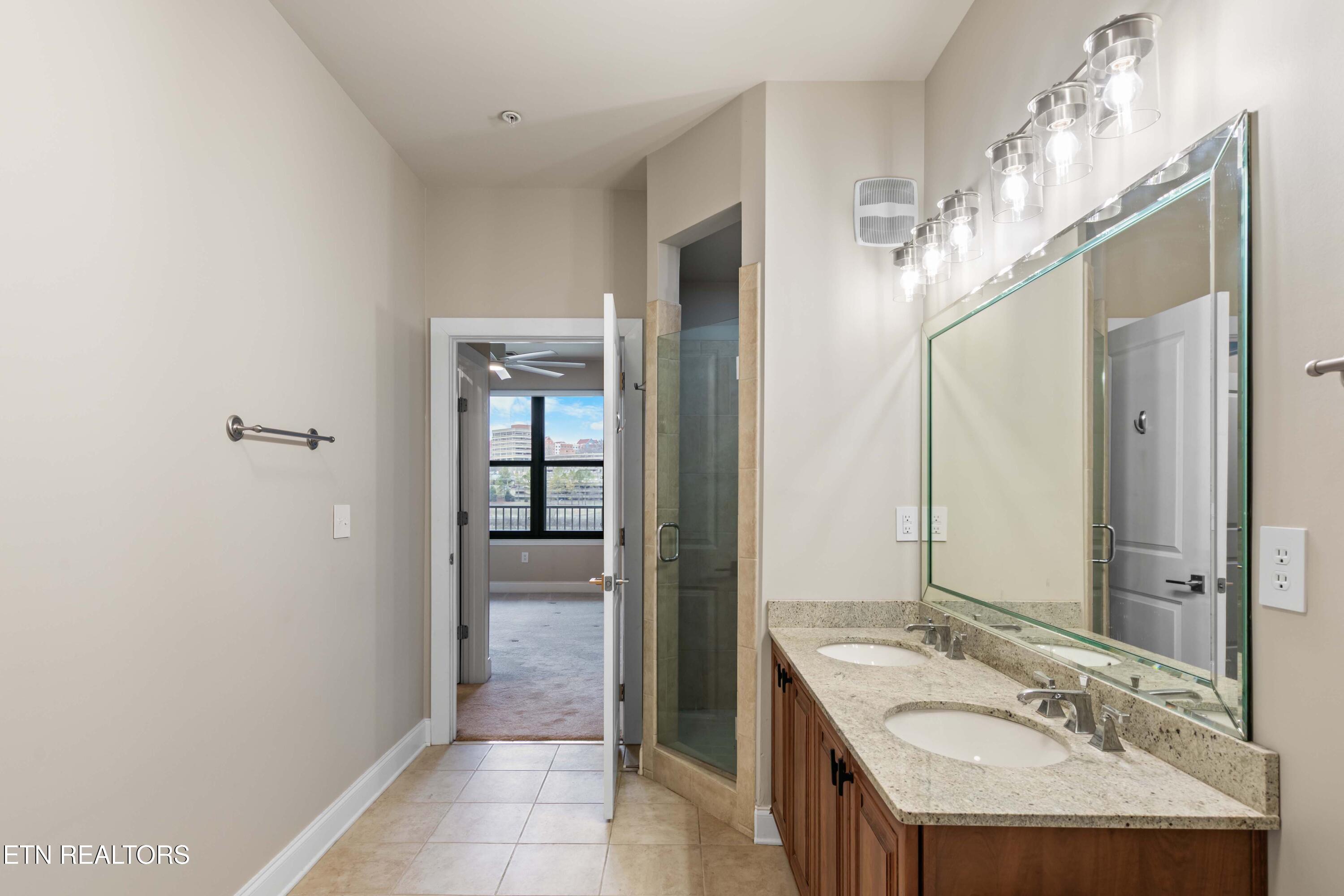 445 W Blount Ave, Knoxville, TN - Fort Loudoun and Tellico Lake Real Estate - Image# 16