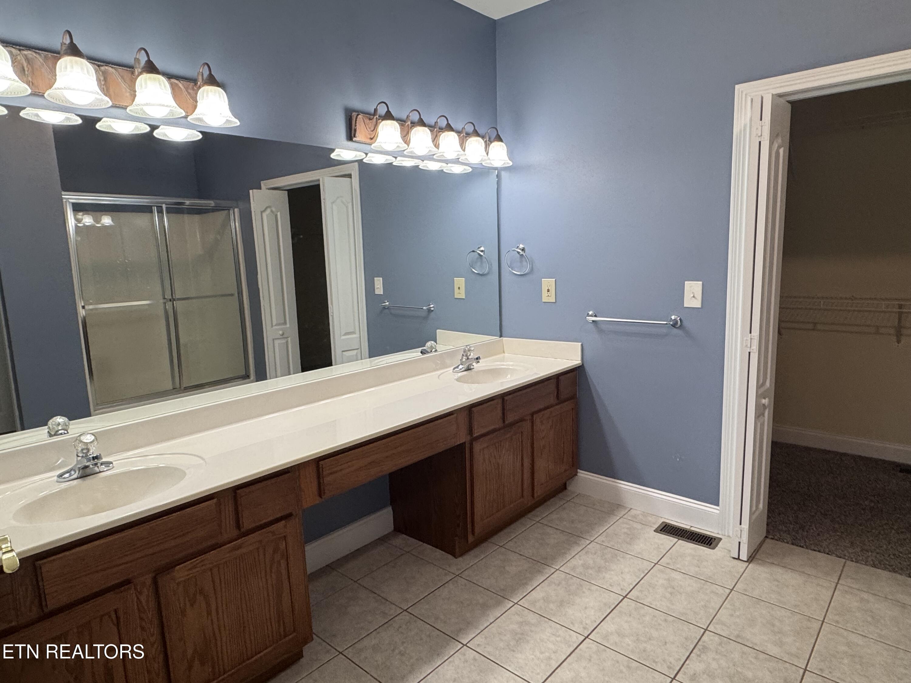 319 Okema Way, Loudon, TN - Fort Loudoun and Tellico Lake Real Estate - Image# 9