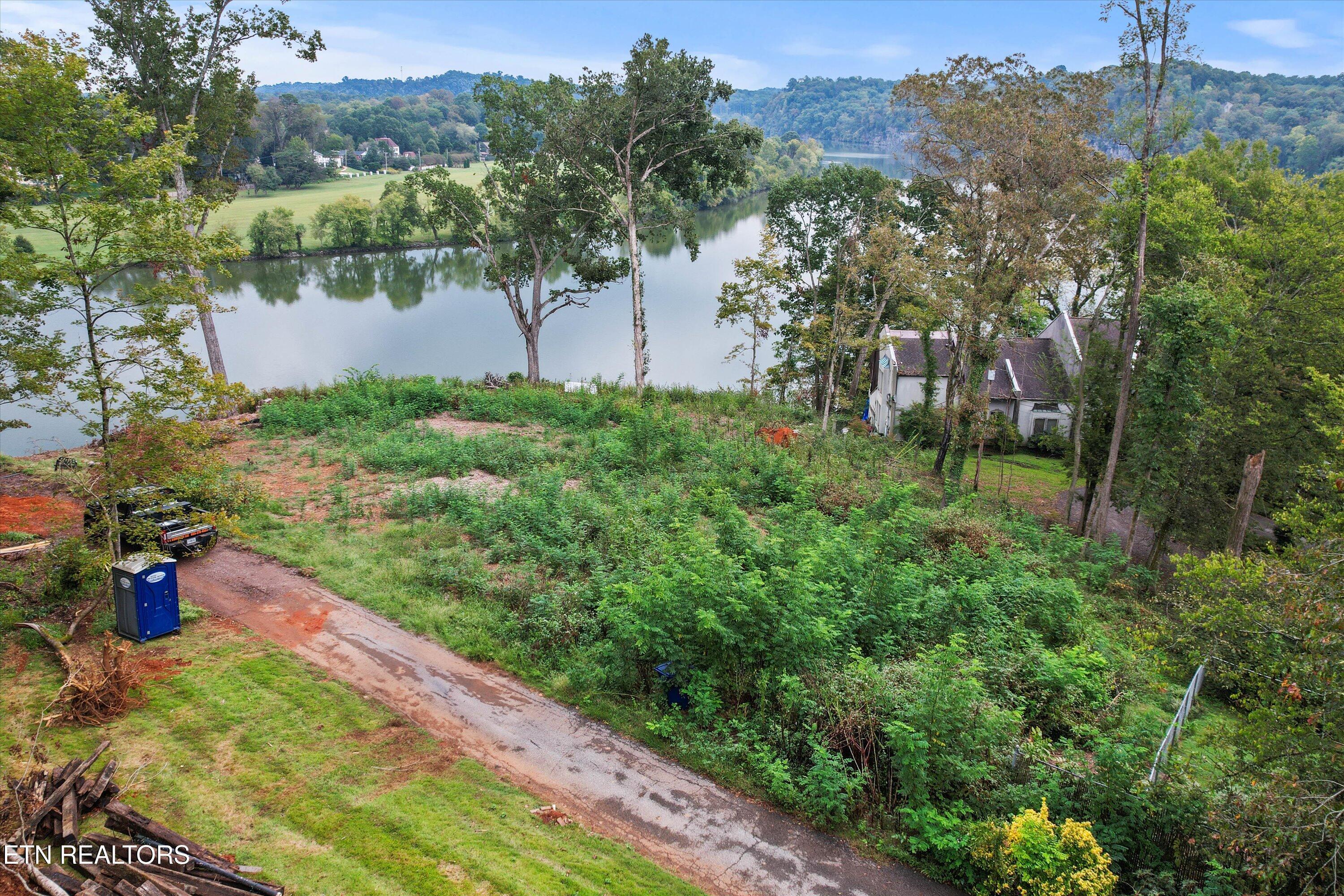 2101 Woodmere Lane, Knoxville, TN - Fort Loudoun and Tellico Lake Real Estate - Image# 7