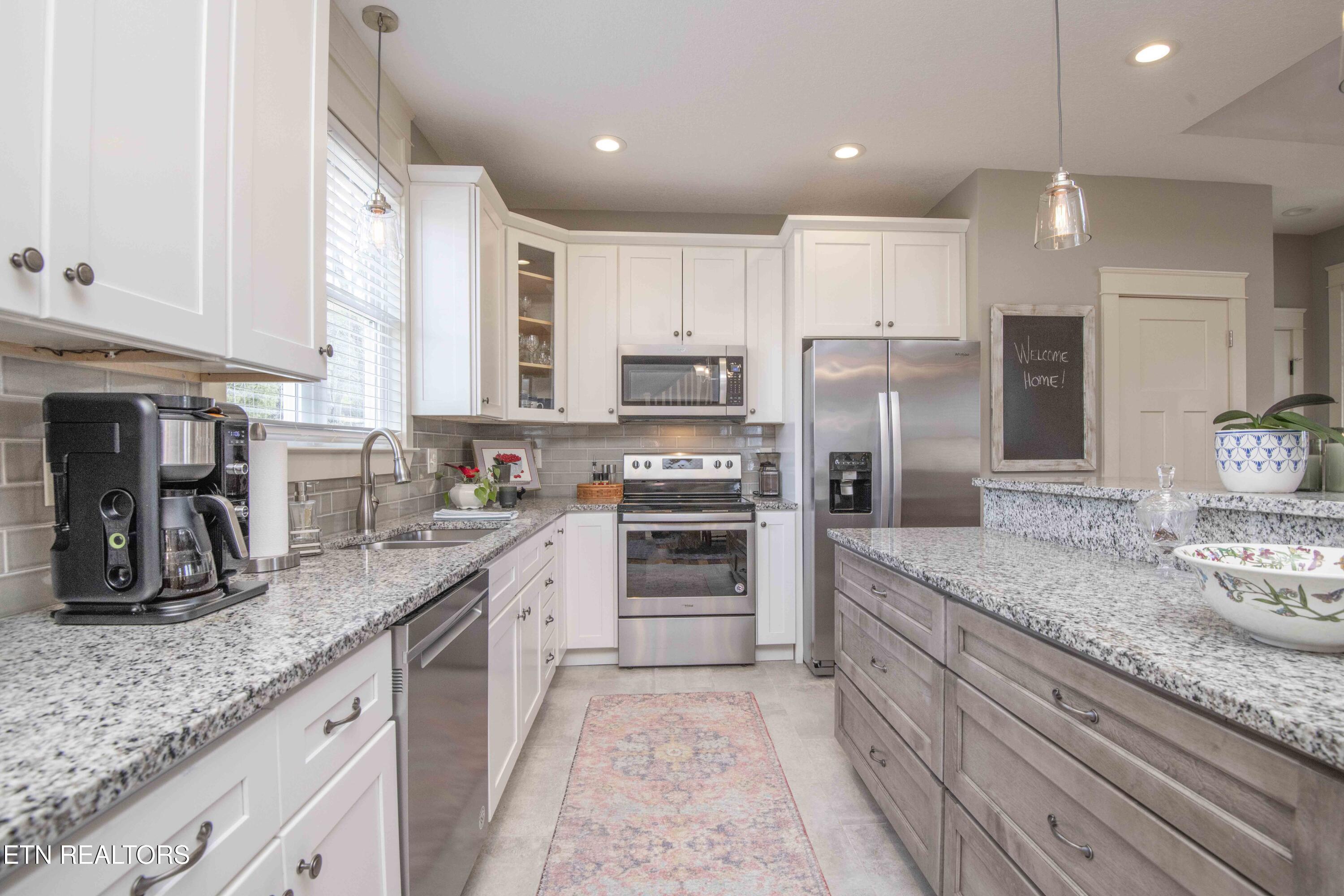 323 Lakeview Cove Drive, Loudon, TN - Fort Loudoun and Tellico Lake Real Estate - Image# 12