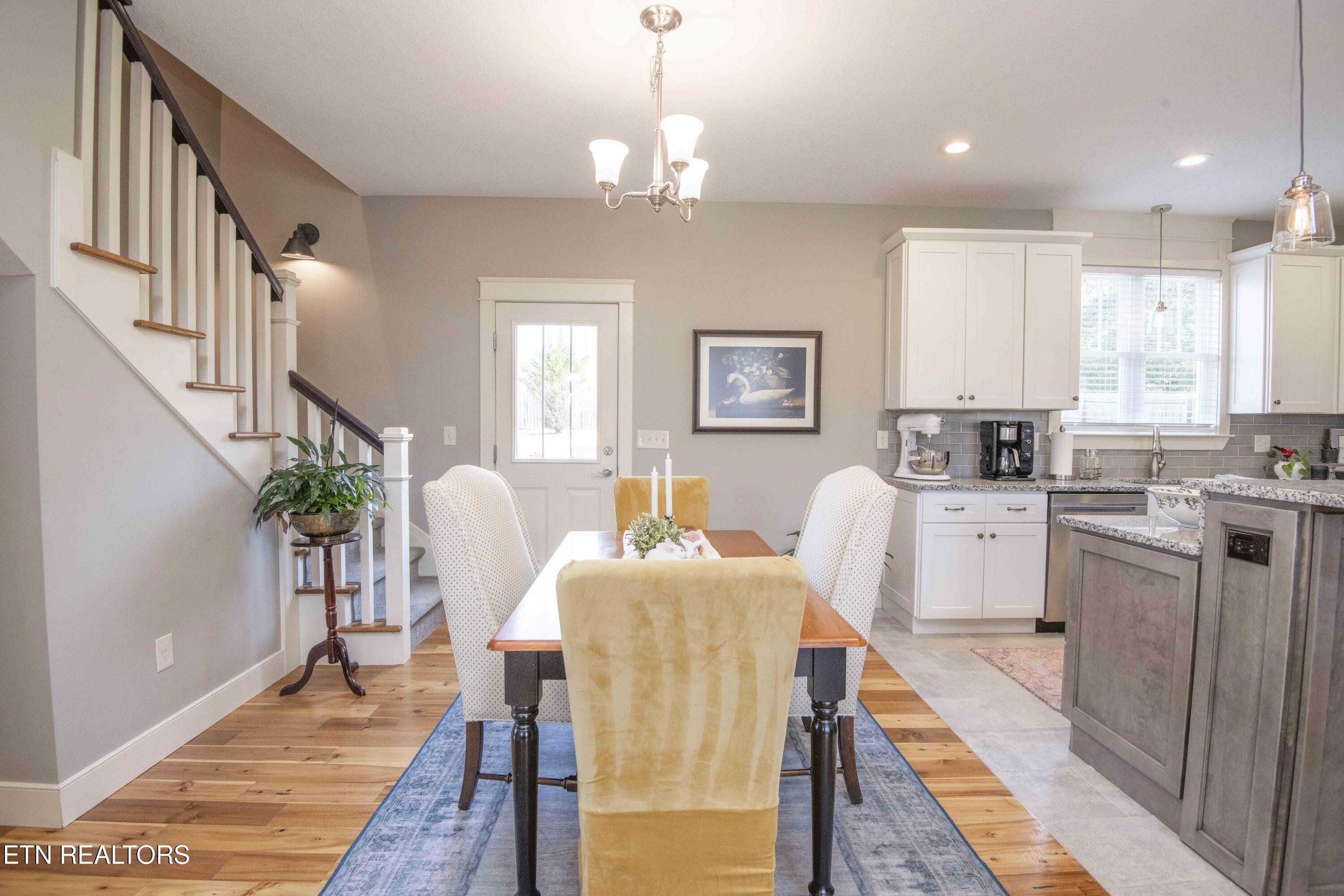 323 Lakeview Cove Drive, Loudon, TN - Fort Loudoun and Tellico Lake Real Estate - Image# 8