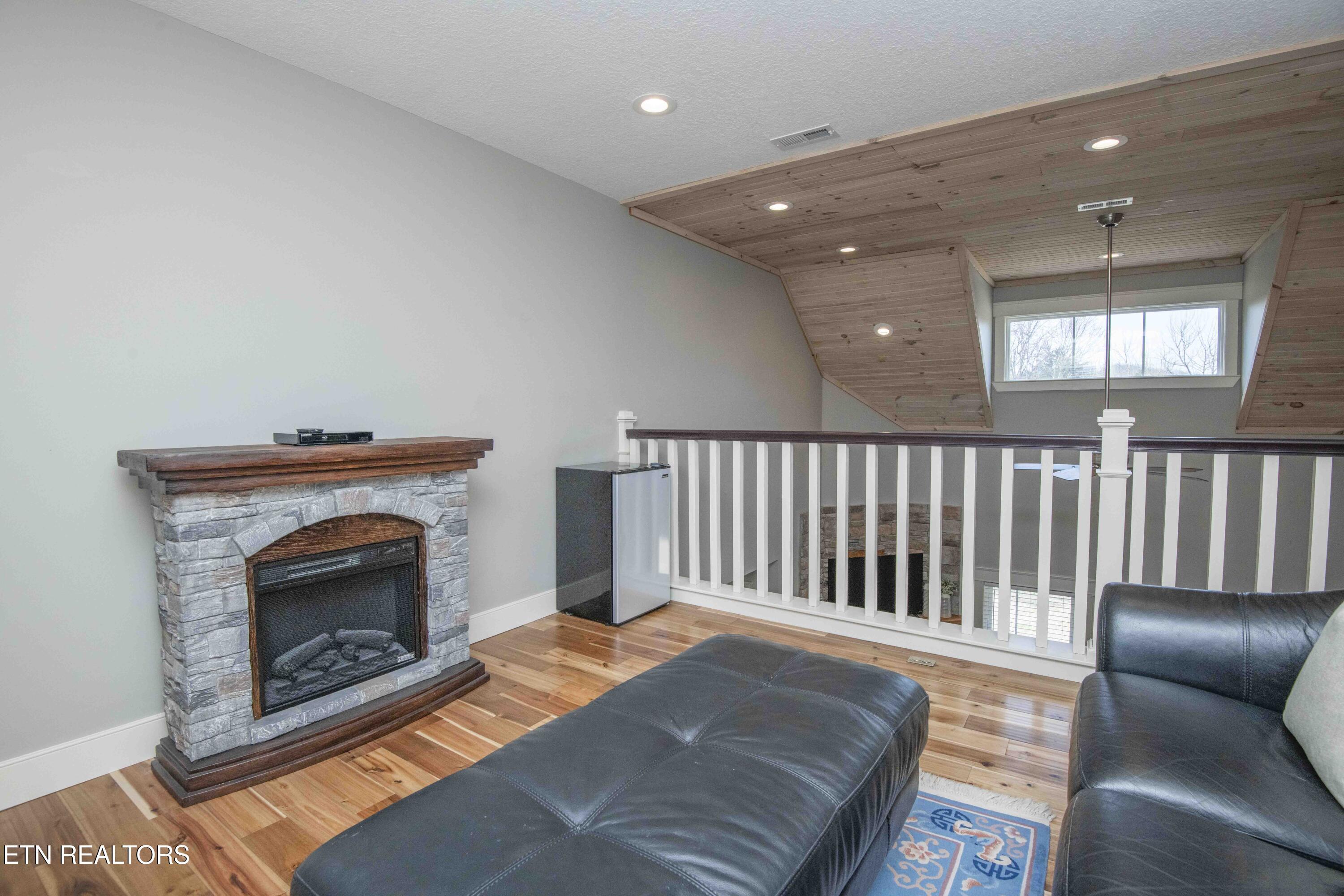 323 Lakeview Cove Drive, Loudon, TN - Fort Loudoun and Tellico Lake Real Estate - Image# 42