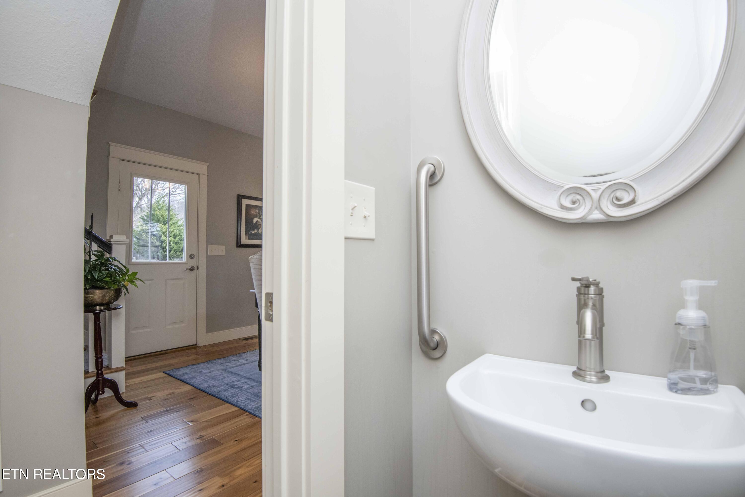 323 Lakeview Cove Drive, Loudon, TN - Fort Loudoun and Tellico Lake Real Estate - Image# 20