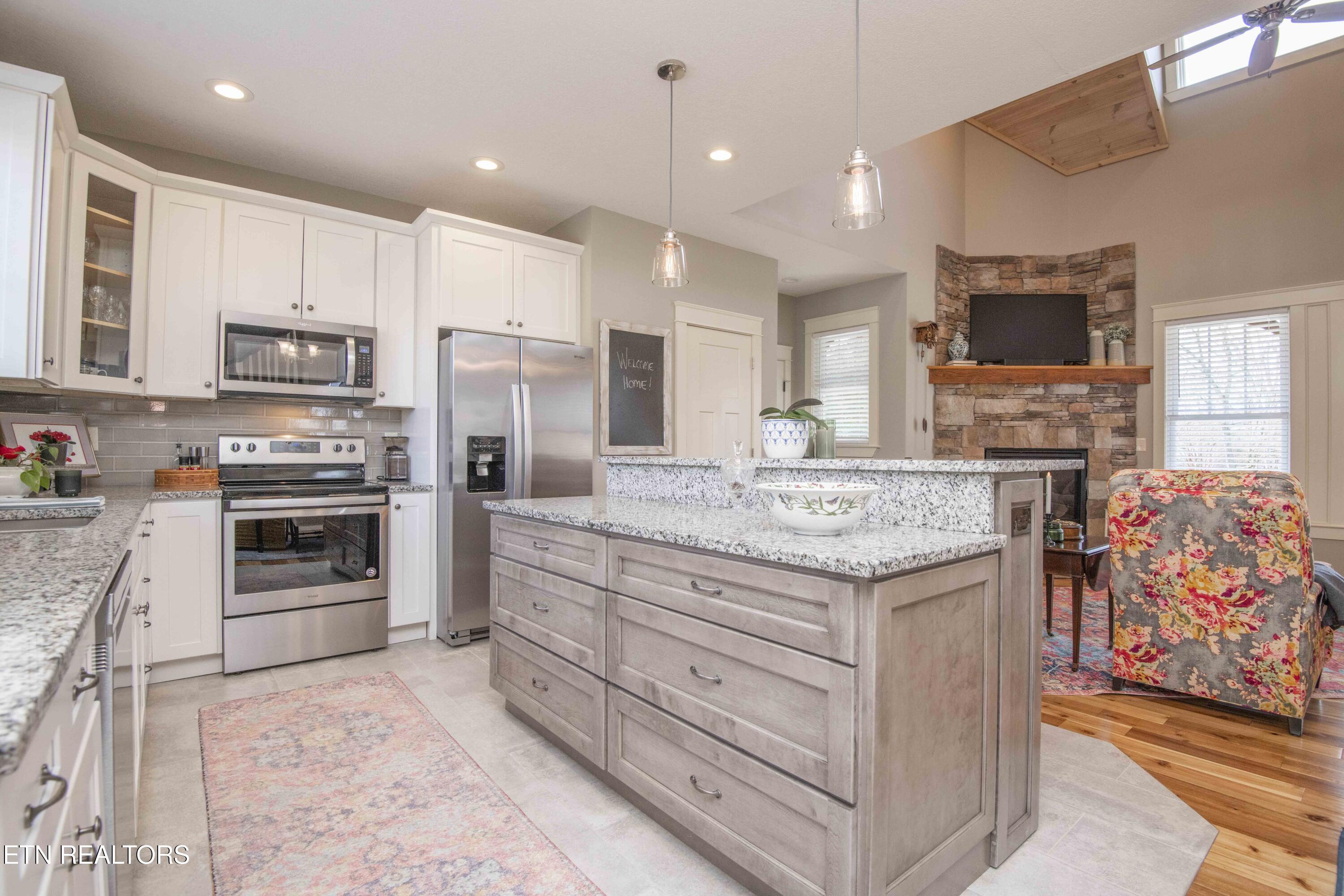 323 Lakeview Cove Drive, Loudon, TN - Fort Loudoun and Tellico Lake Real Estate - Image# 13