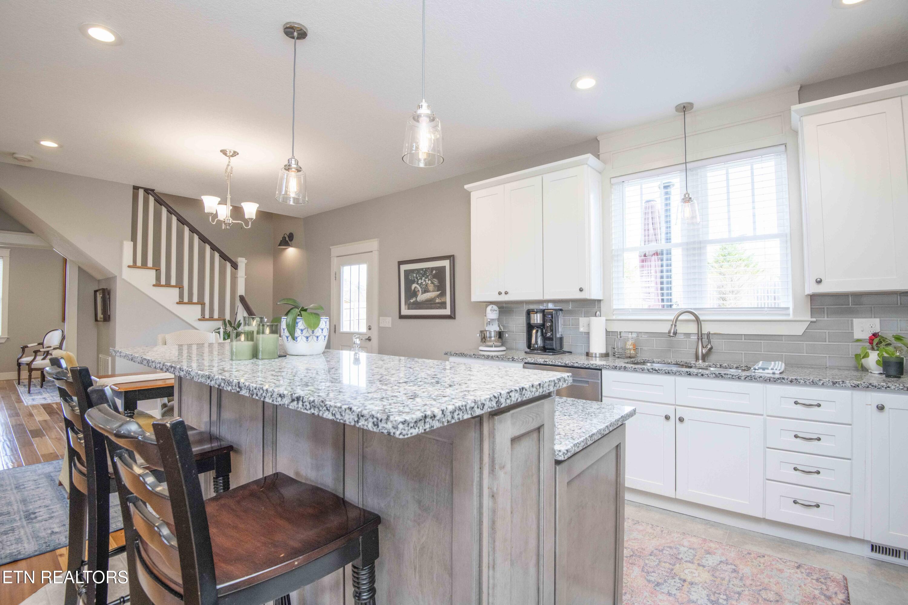 323 Lakeview Cove Drive, Loudon, TN - Fort Loudoun and Tellico Lake Real Estate - Image# 18