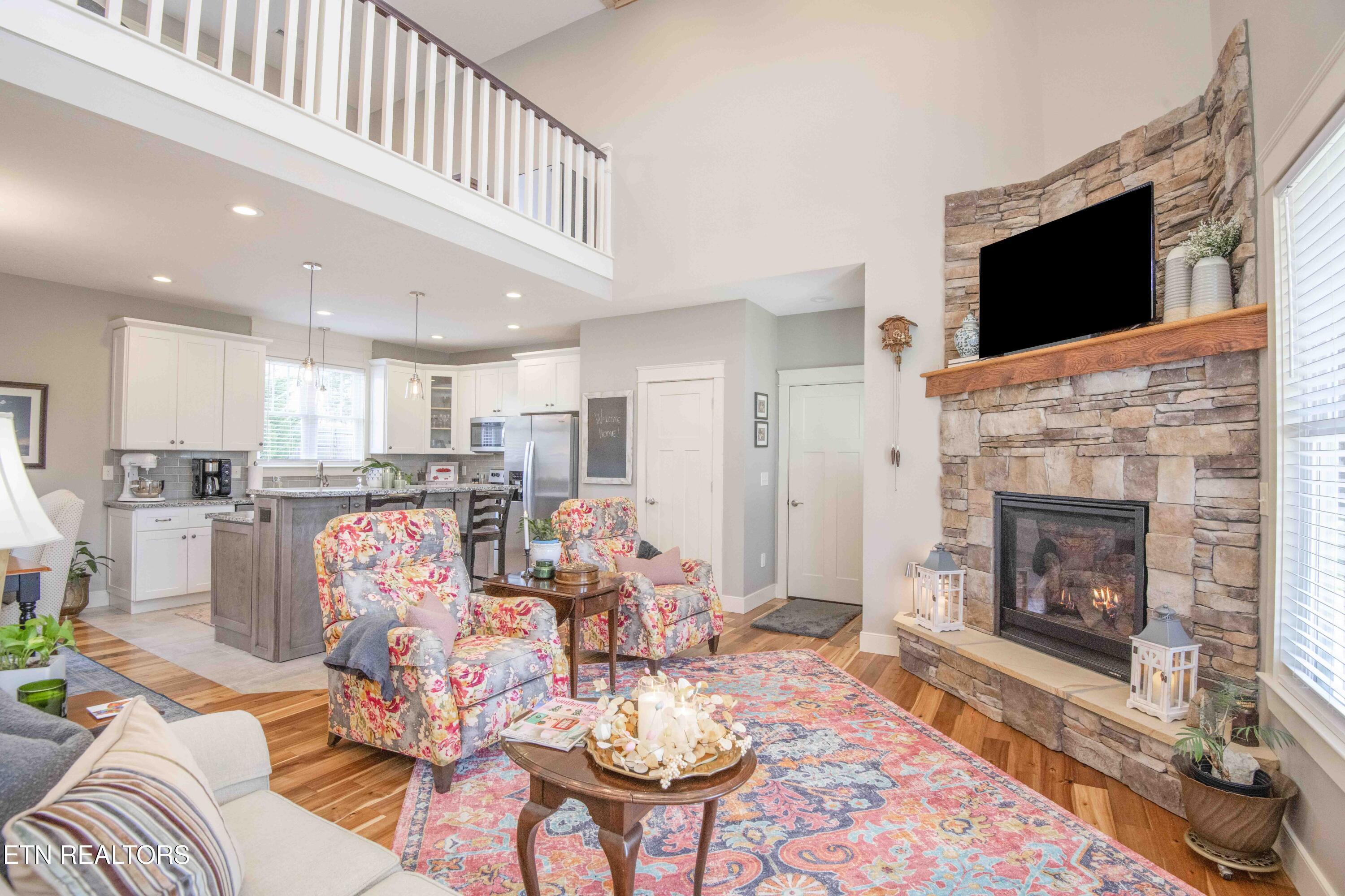 323 Lakeview Cove Drive, Loudon, TN - Fort Loudoun and Tellico Lake Real Estate - Image# 4