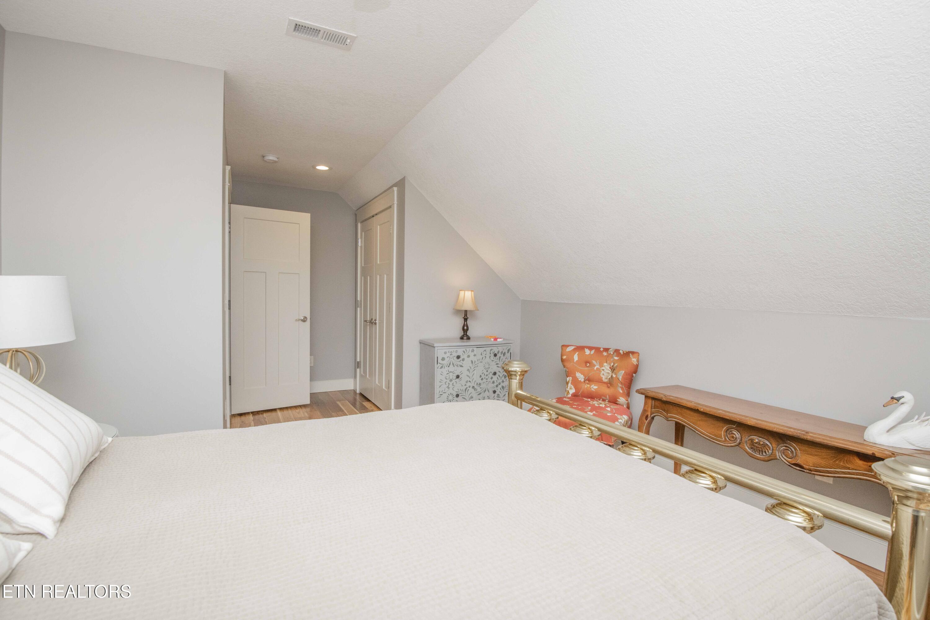 323 Lakeview Cove Drive, Loudon, TN - Fort Loudoun and Tellico Lake Real Estate - Image# 36