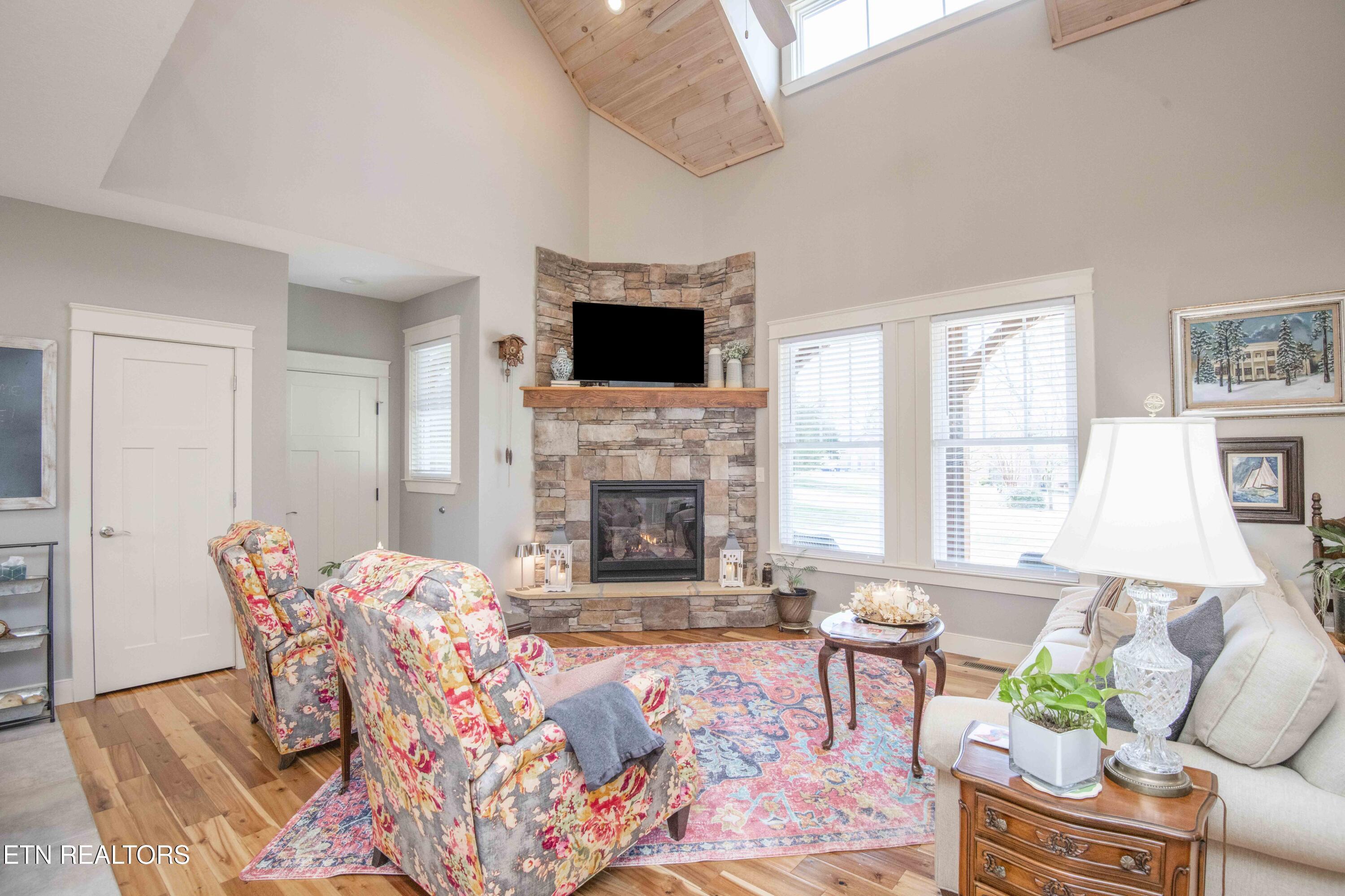 323 Lakeview Cove Drive, Loudon, TN - Fort Loudoun and Tellico Lake Real Estate - Image# 5