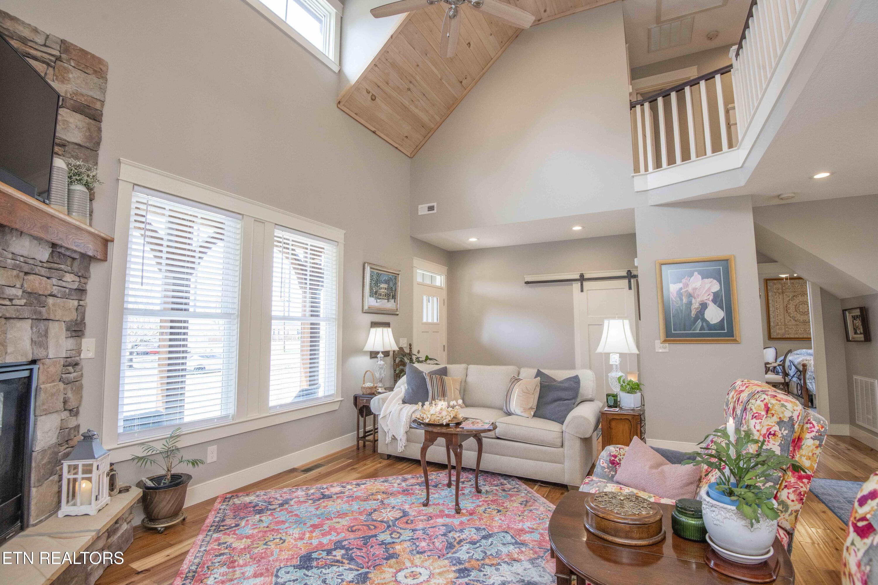 323 Lakeview Cove Drive, Loudon, TN - Fort Loudoun and Tellico Lake Real Estate - Image# 6