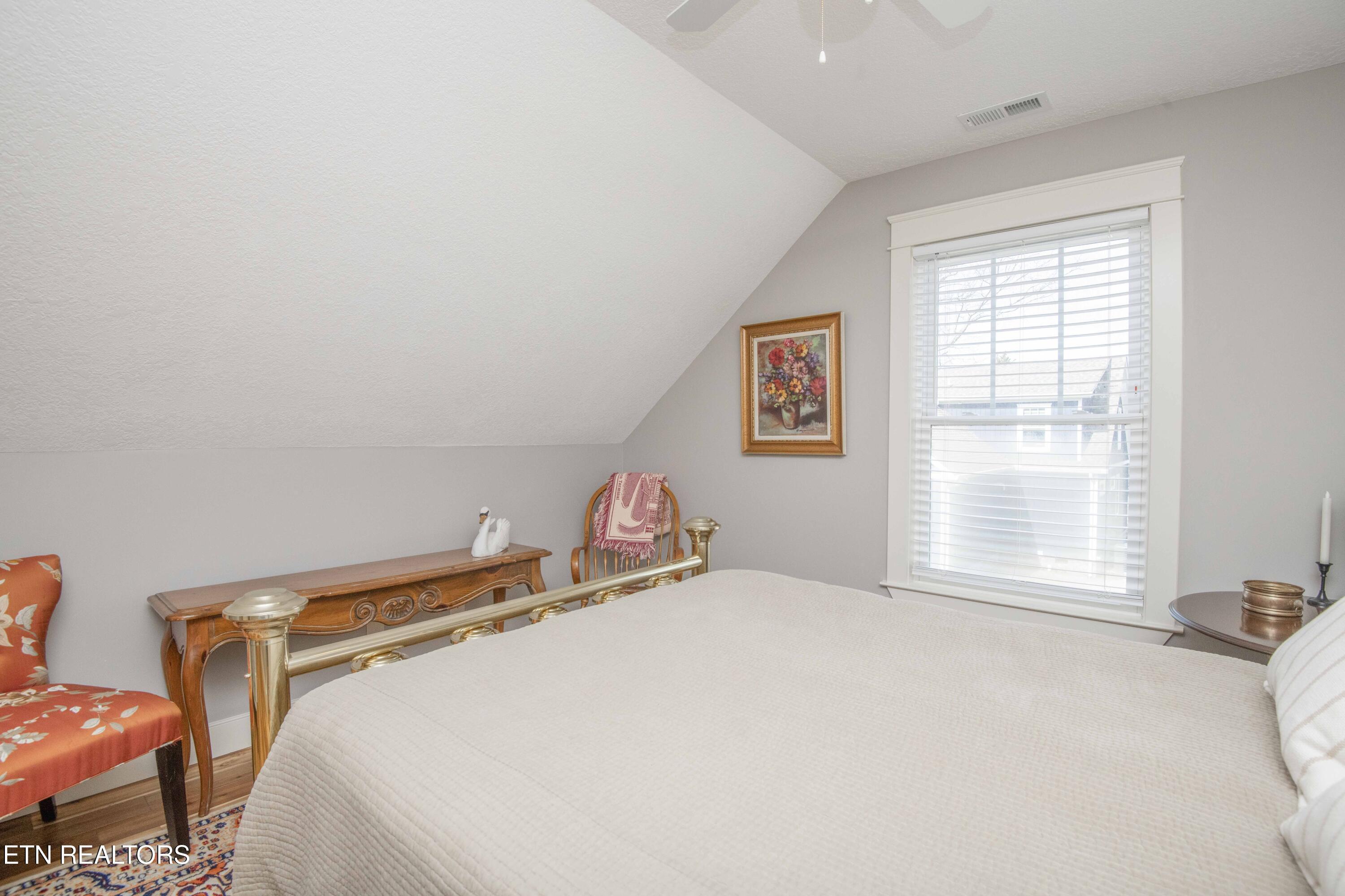 323 Lakeview Cove Drive, Loudon, TN - Fort Loudoun and Tellico Lake Real Estate - Image# 34