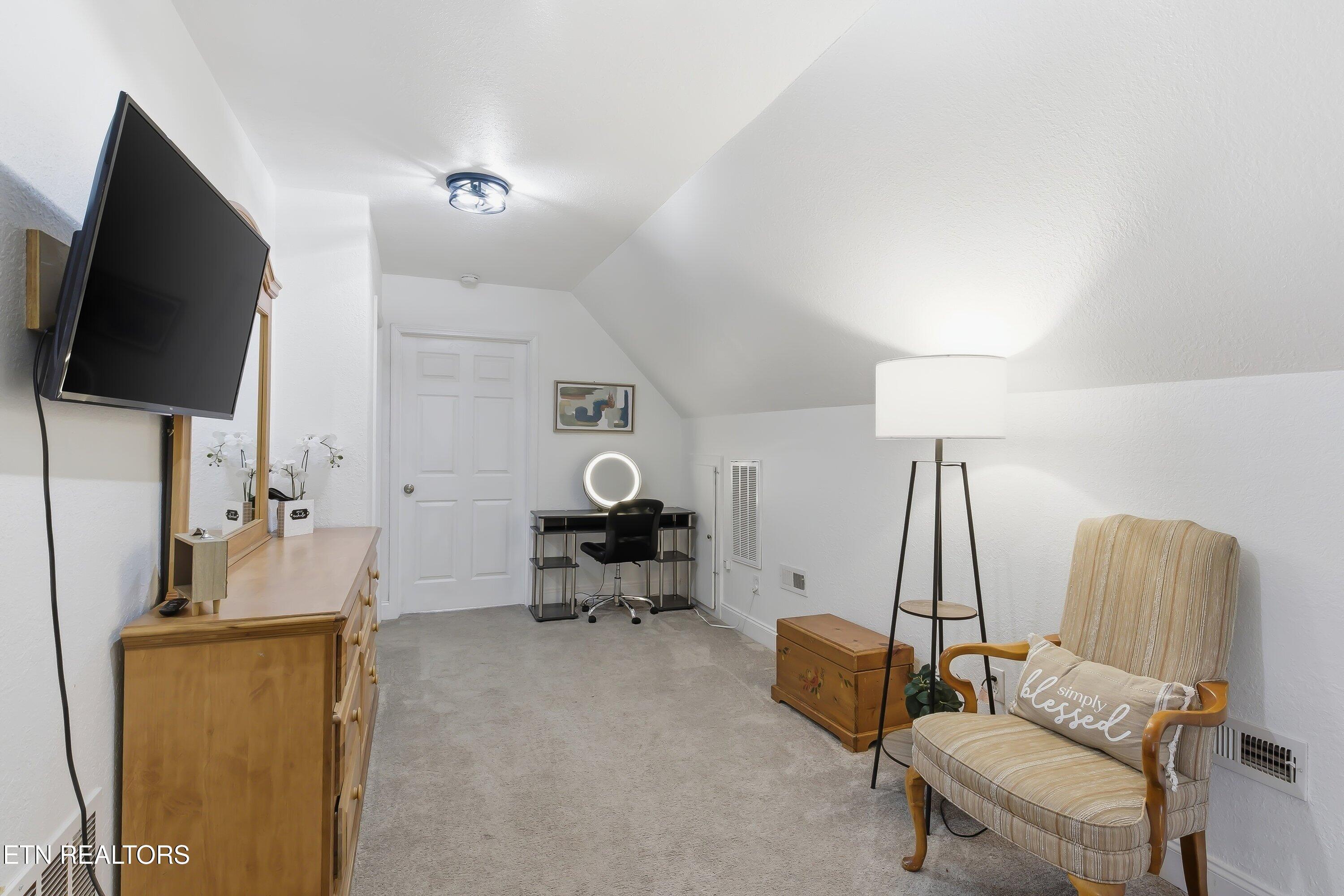 210 Wahuhu Lane, Loudon, TN - Fort Loudoun and Tellico Lake Real Estate - Image# 10