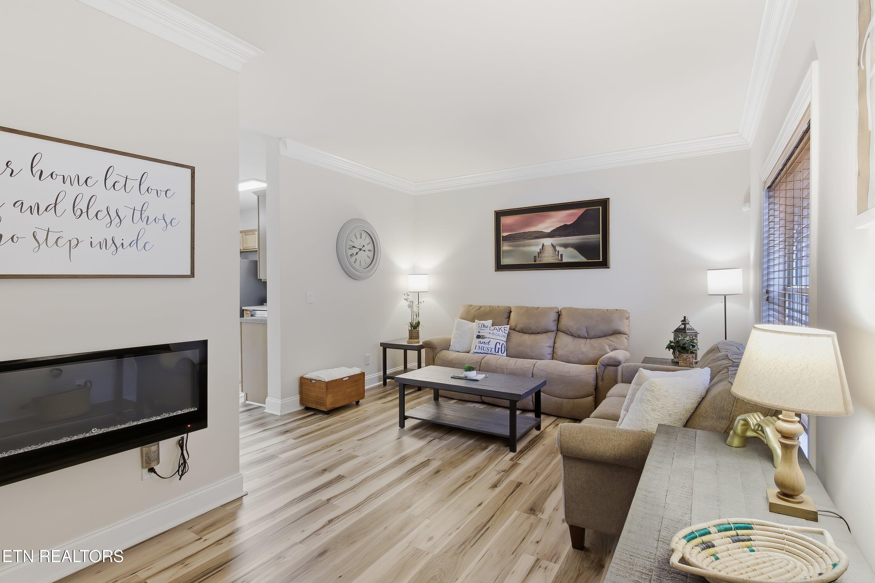 210 Wahuhu Lane, Loudon, TN - Fort Loudoun and Tellico Lake Real Estate - Image# 3