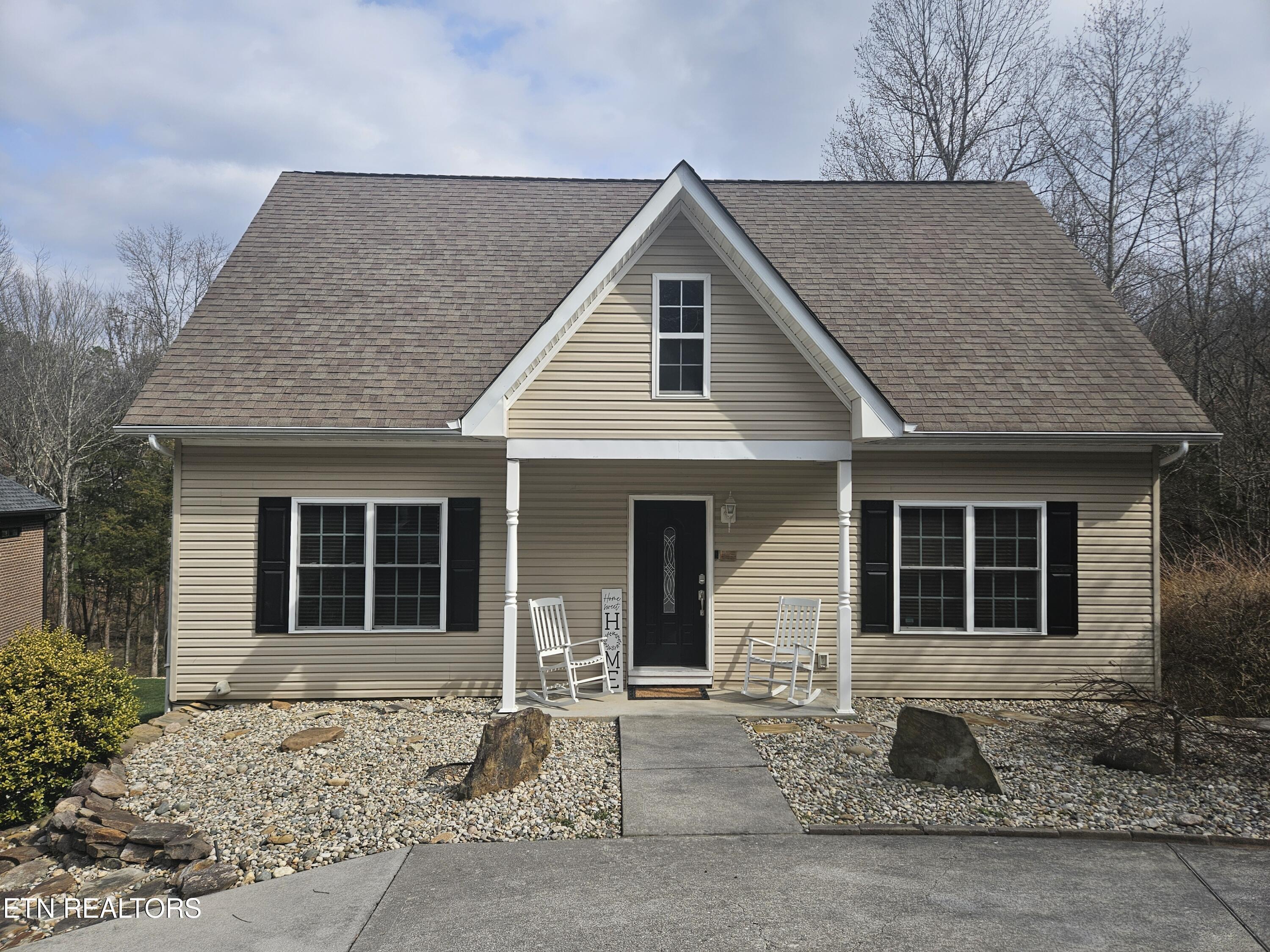 210 Wahuhu Lane, Loudon, TN - Fort Loudoun and Tellico Lake Real Estate - Image# 2