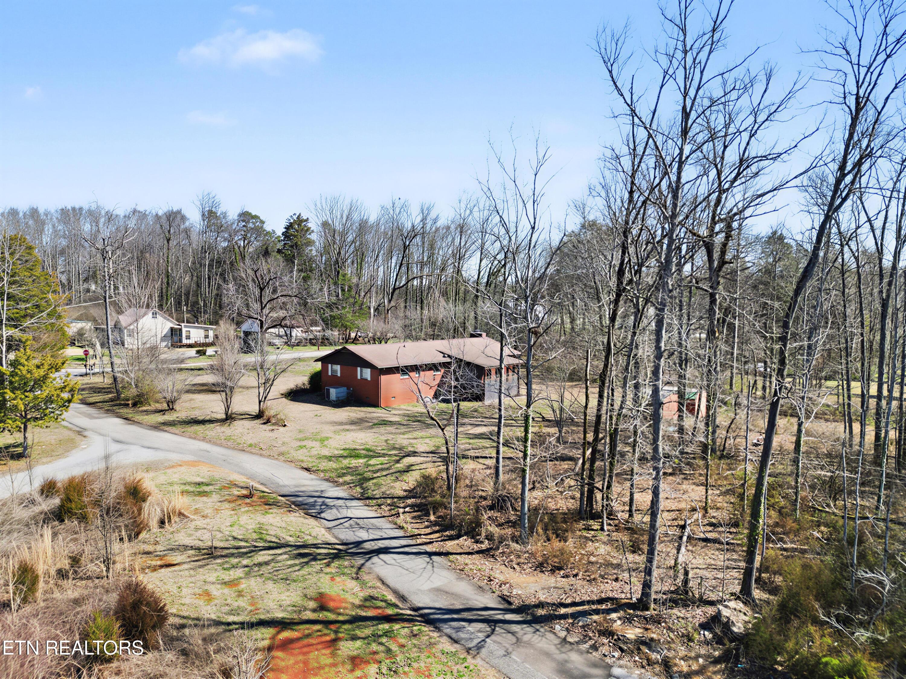 165 Cedar Crest Lane, Friendsville, TN - Fort Loudoun and Tellico Lake Real Estate - Image# 8