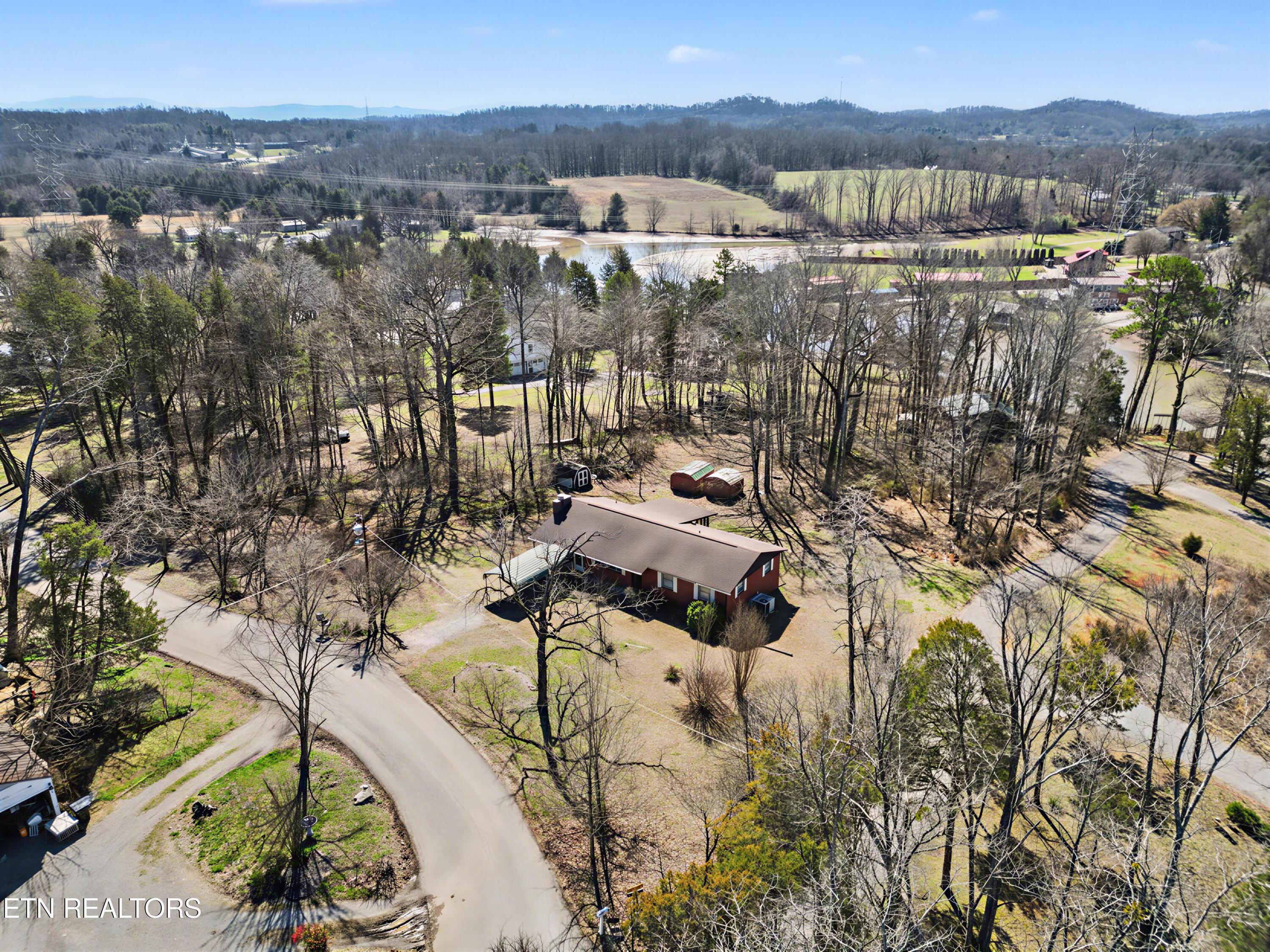 165 Cedar Crest Lane, Friendsville, TN - Fort Loudoun and Tellico Lake Real Estate - Image# 7