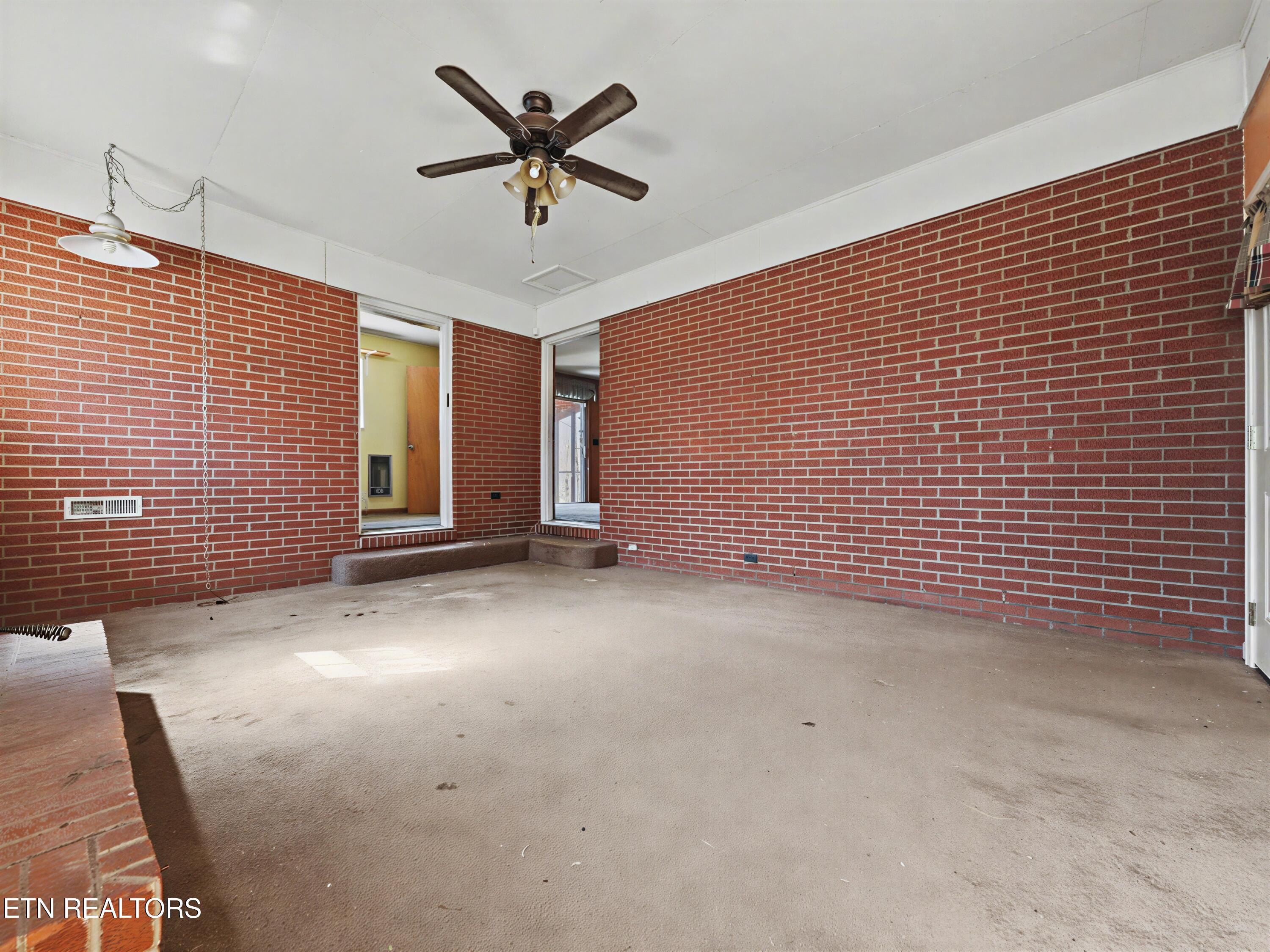 165 Cedar Crest Lane, Friendsville, TN - Fort Loudoun and Tellico Lake Real Estate - Image# 20