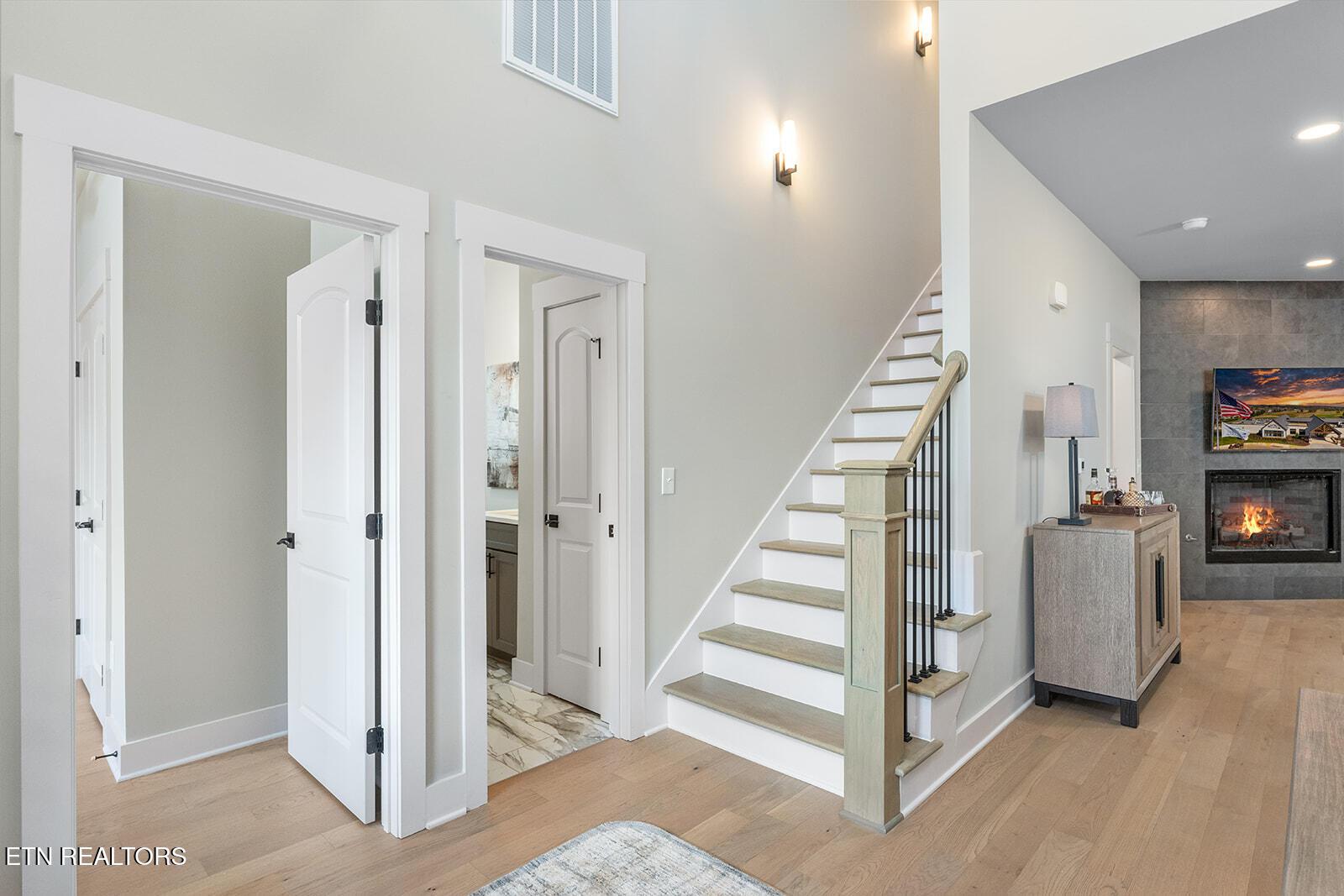 179 Island Circle, Loudon, TN - Fort Loudoun and Tellico Lake Real Estate - Image# 5