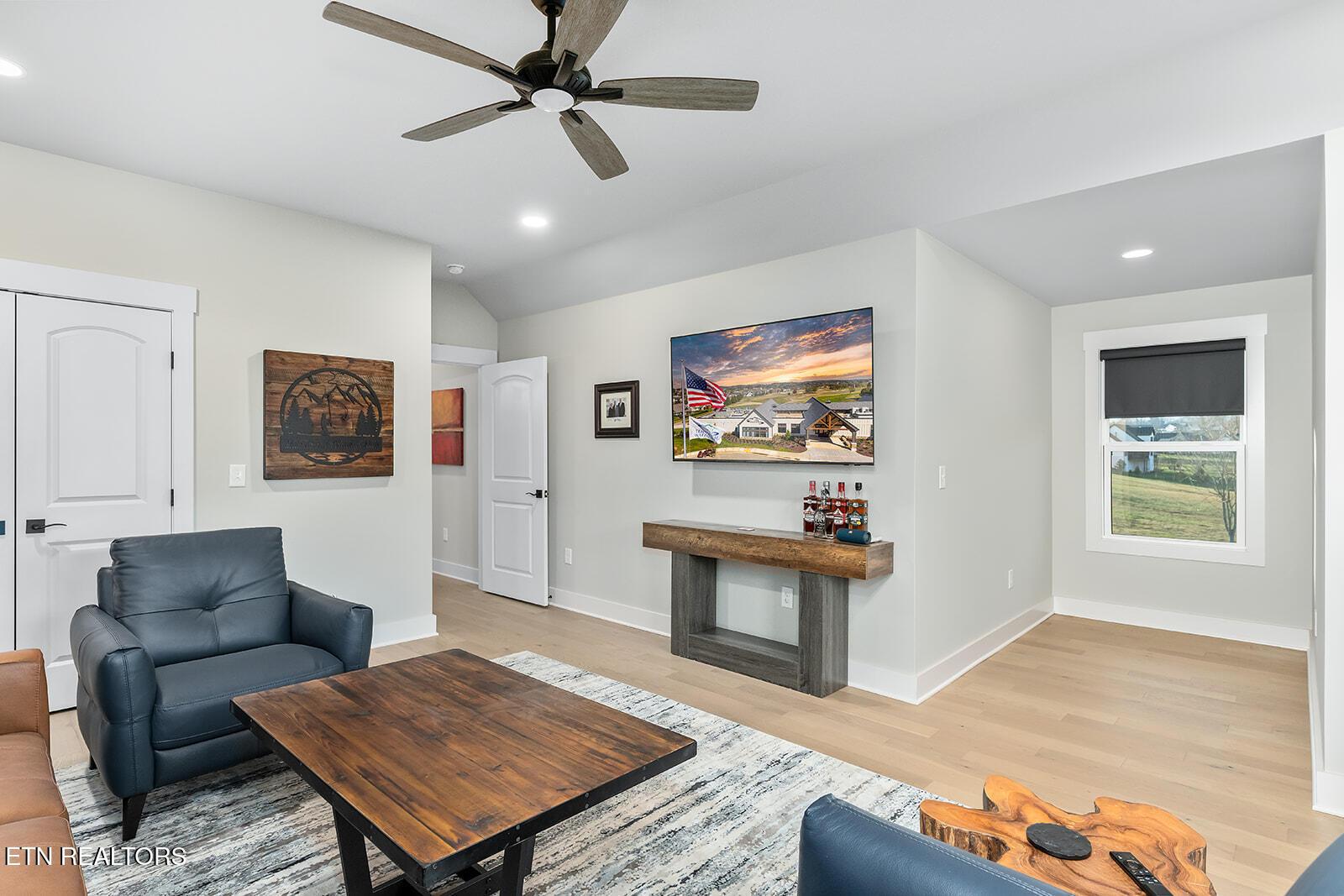 179 Island Circle, Loudon, TN - Fort Loudoun and Tellico Lake Real Estate - Image# 24