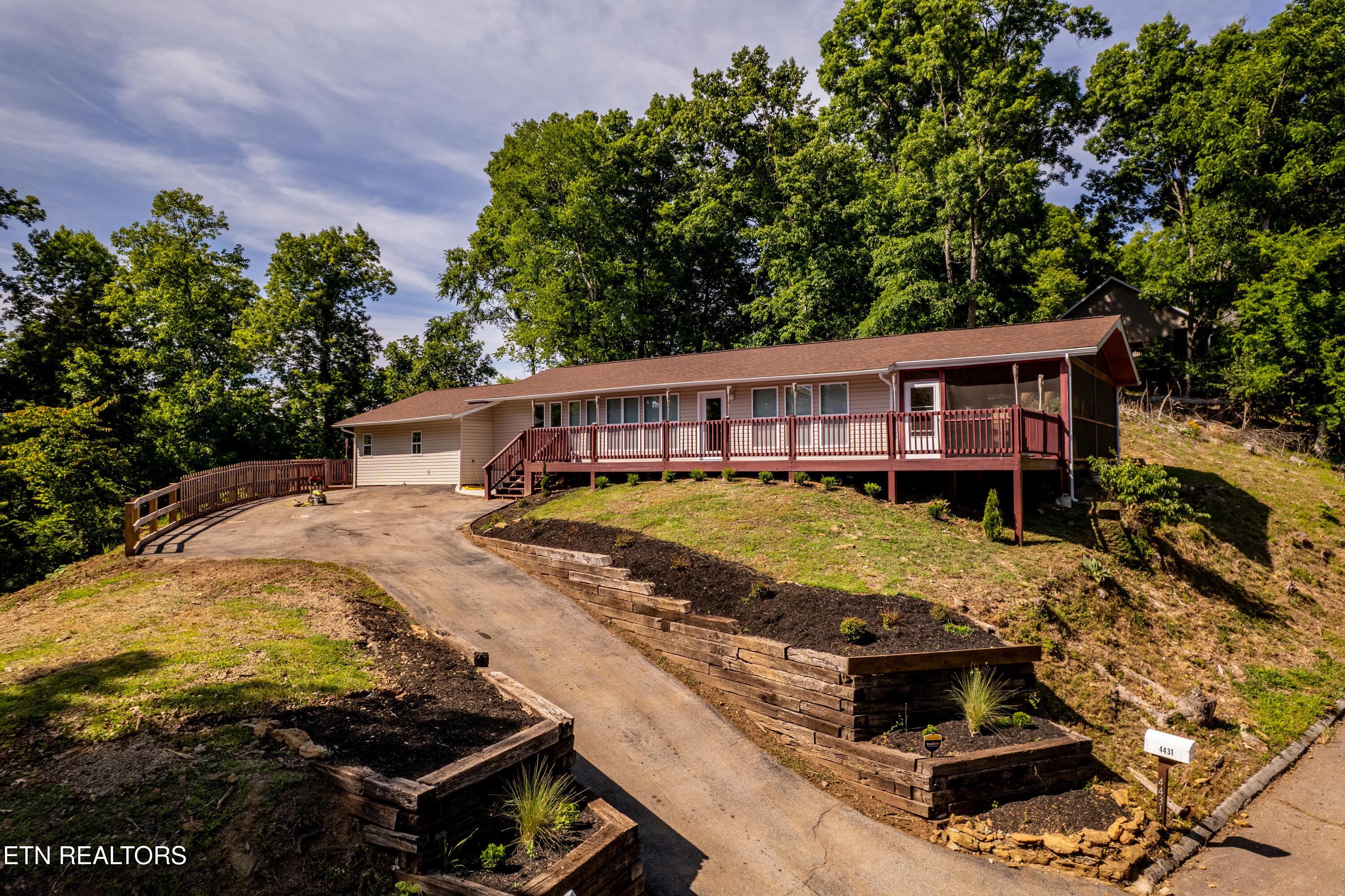 4431 Deer Run Drive, Louisville, TN - Fort Loudoun and Tellico Lake Real Estate - Image# 3