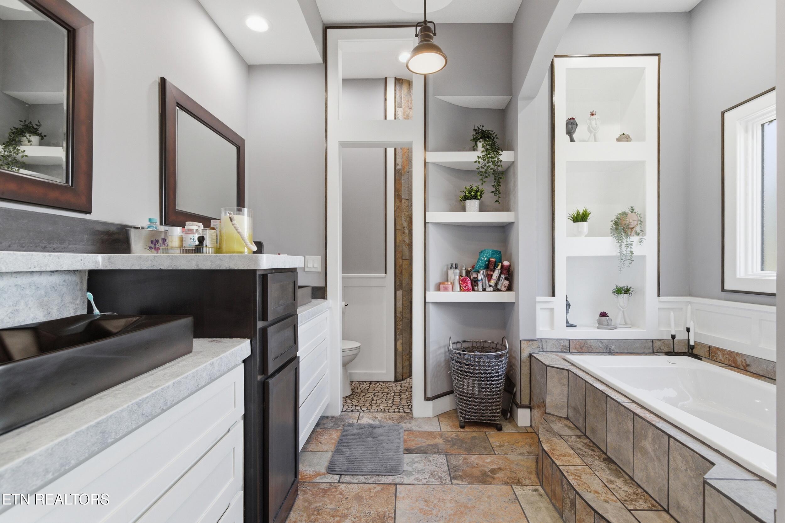 301 Inagehi Lane, Loudon, TN - Fort Loudoun and Tellico Lake Real Estate - Image# 60