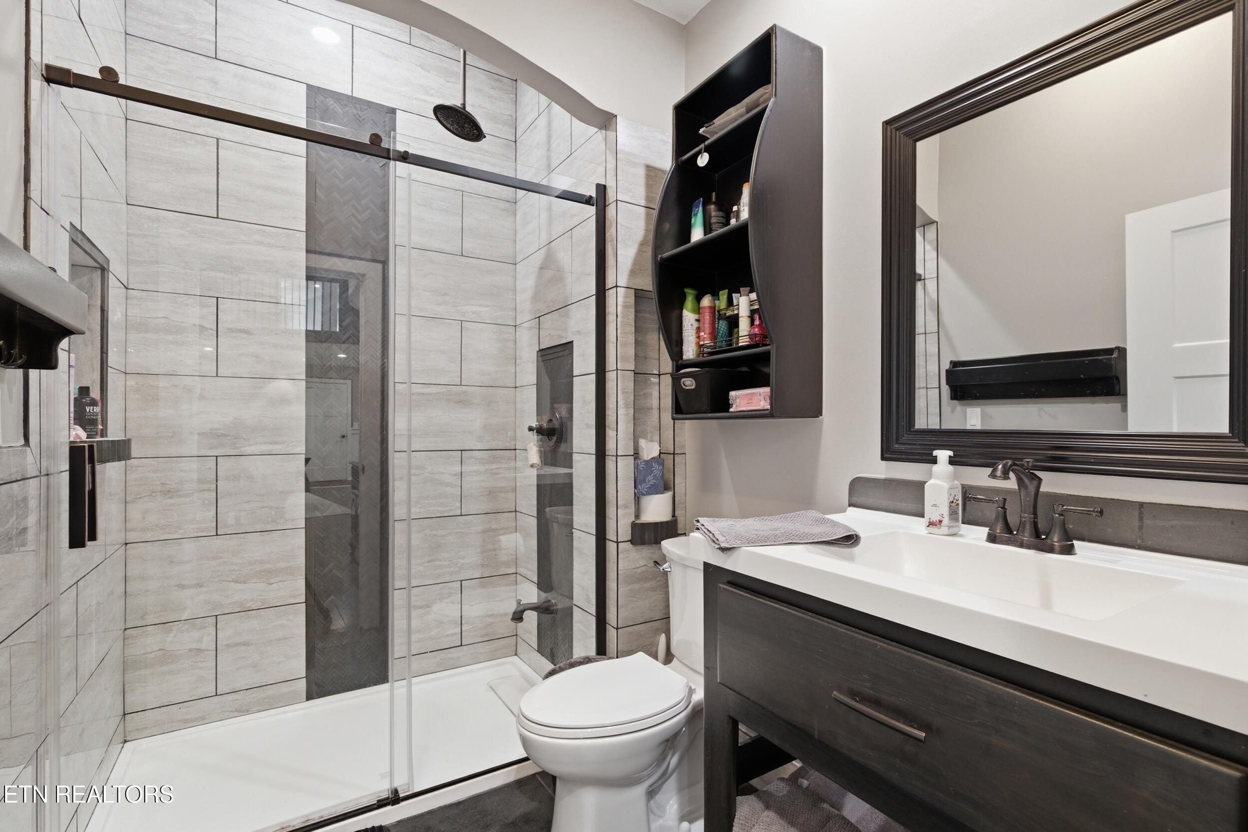 301 Inagehi Lane, Loudon, TN - Fort Loudoun and Tellico Lake Real Estate - Image# 74