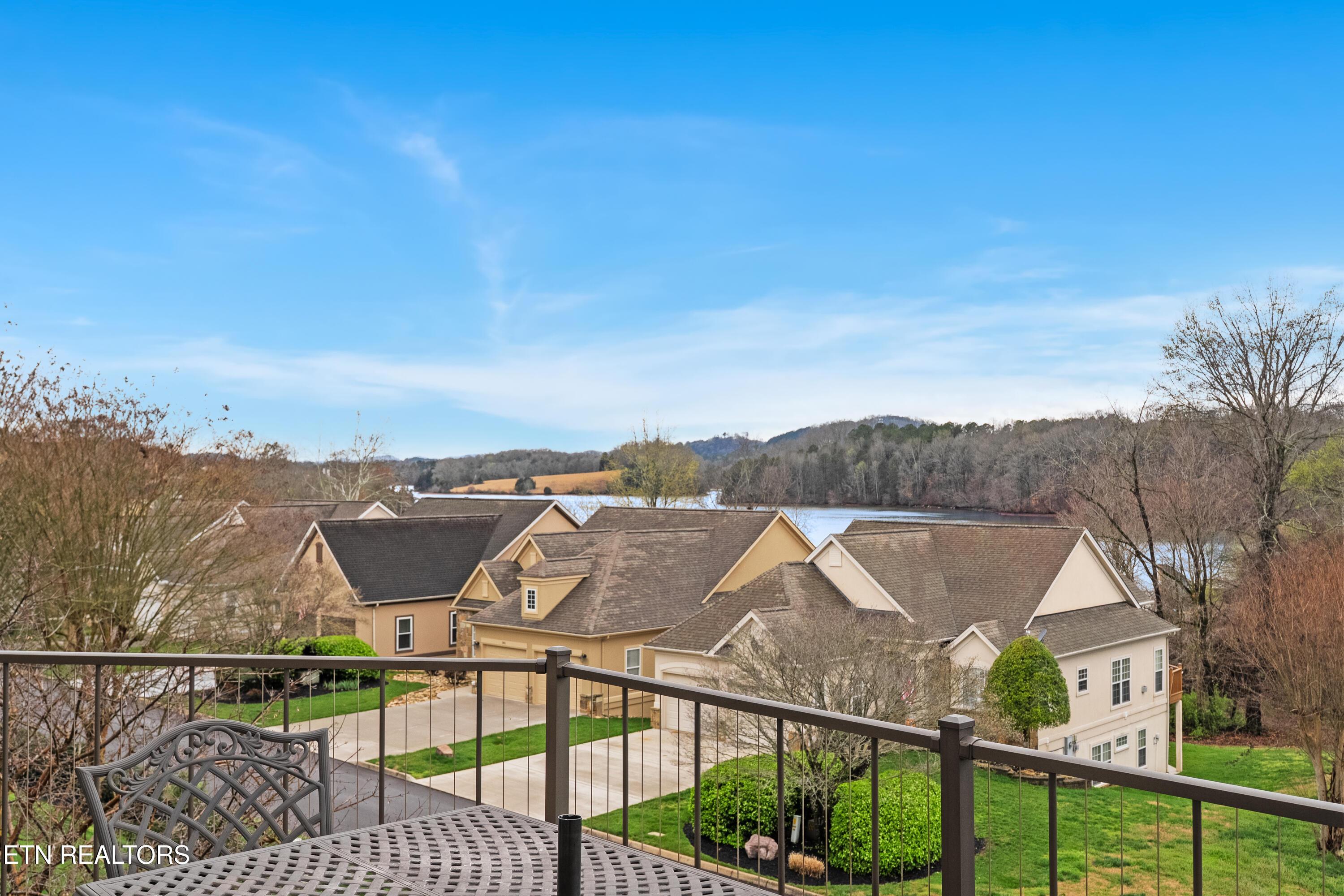 1069 Rarity Bay Pkwy, Vonore, TN - Fort Loudoun and Tellico Lake Real Estate - Image# 3