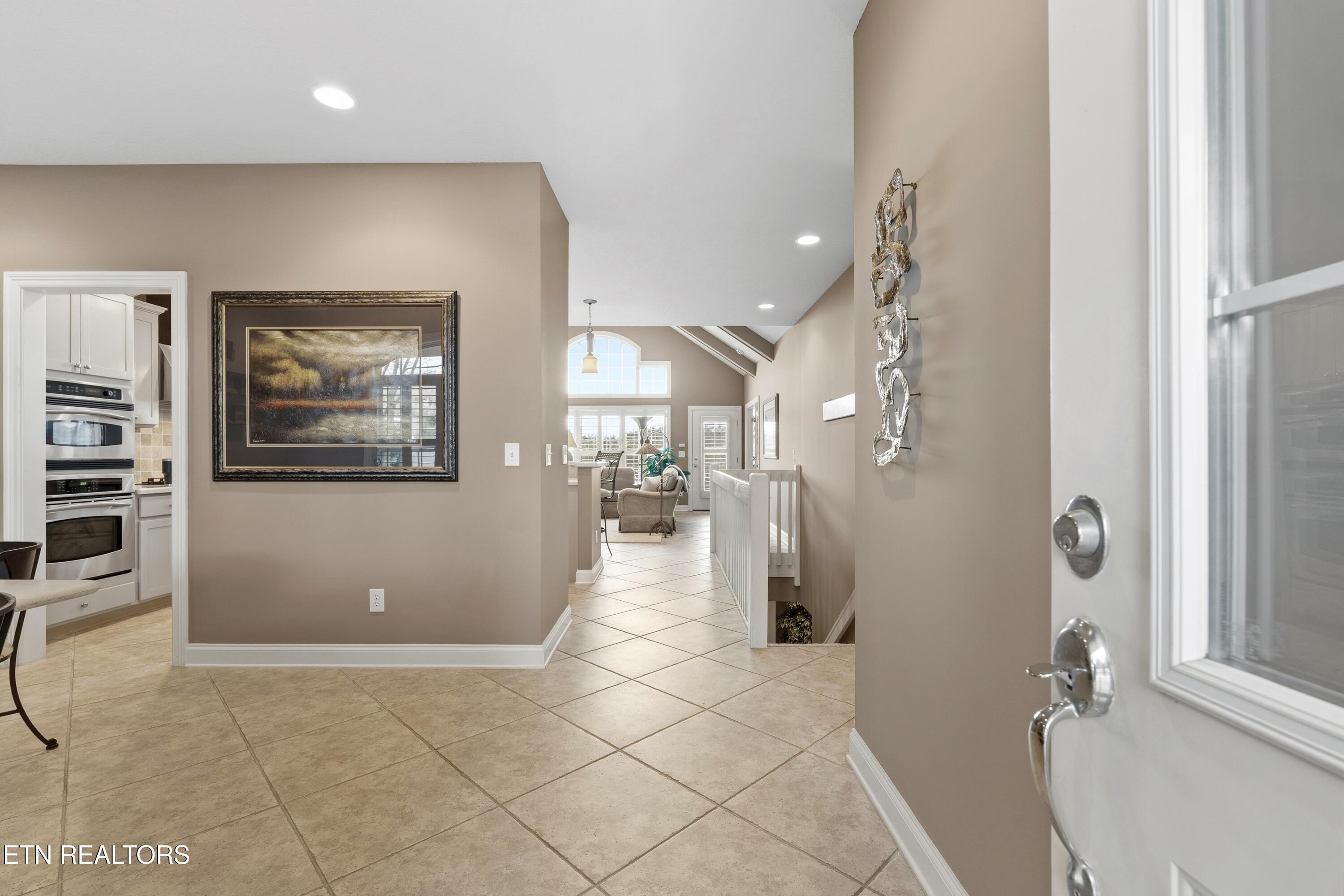 1069 Rarity Bay Pkwy, Vonore, TN - Fort Loudoun and Tellico Lake Real Estate - Image# 9