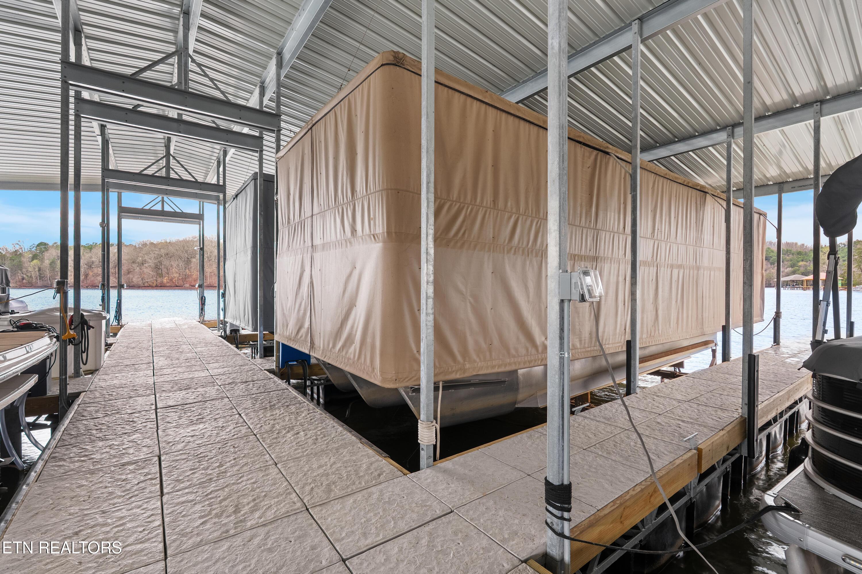 1069 Rarity Bay Pkwy, Vonore, TN - Fort Loudoun and Tellico Lake Real Estate - Image# 5