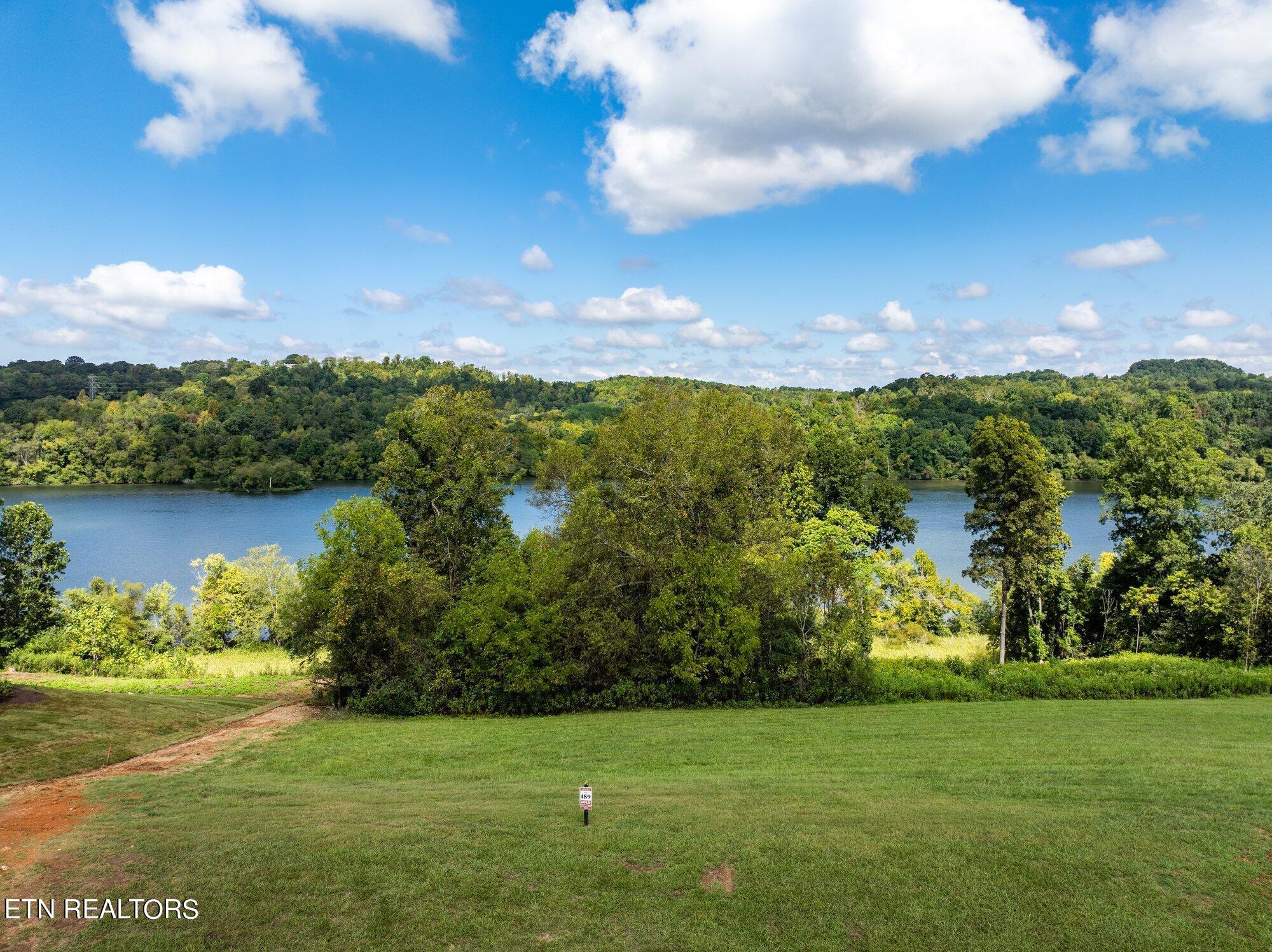 891 River Bank Tr, Loudon, TN - Fort Loudoun and Tellico Lake Real Estate - Image# 1