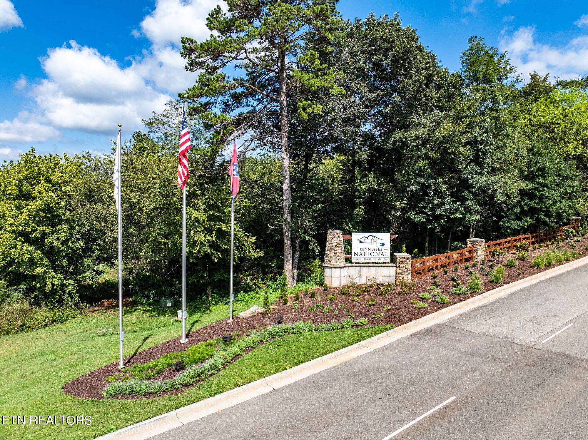 891 River Bank Tr, Loudon, TN - Fort Loudoun and Tellico Lake Real Estate - Image# 2