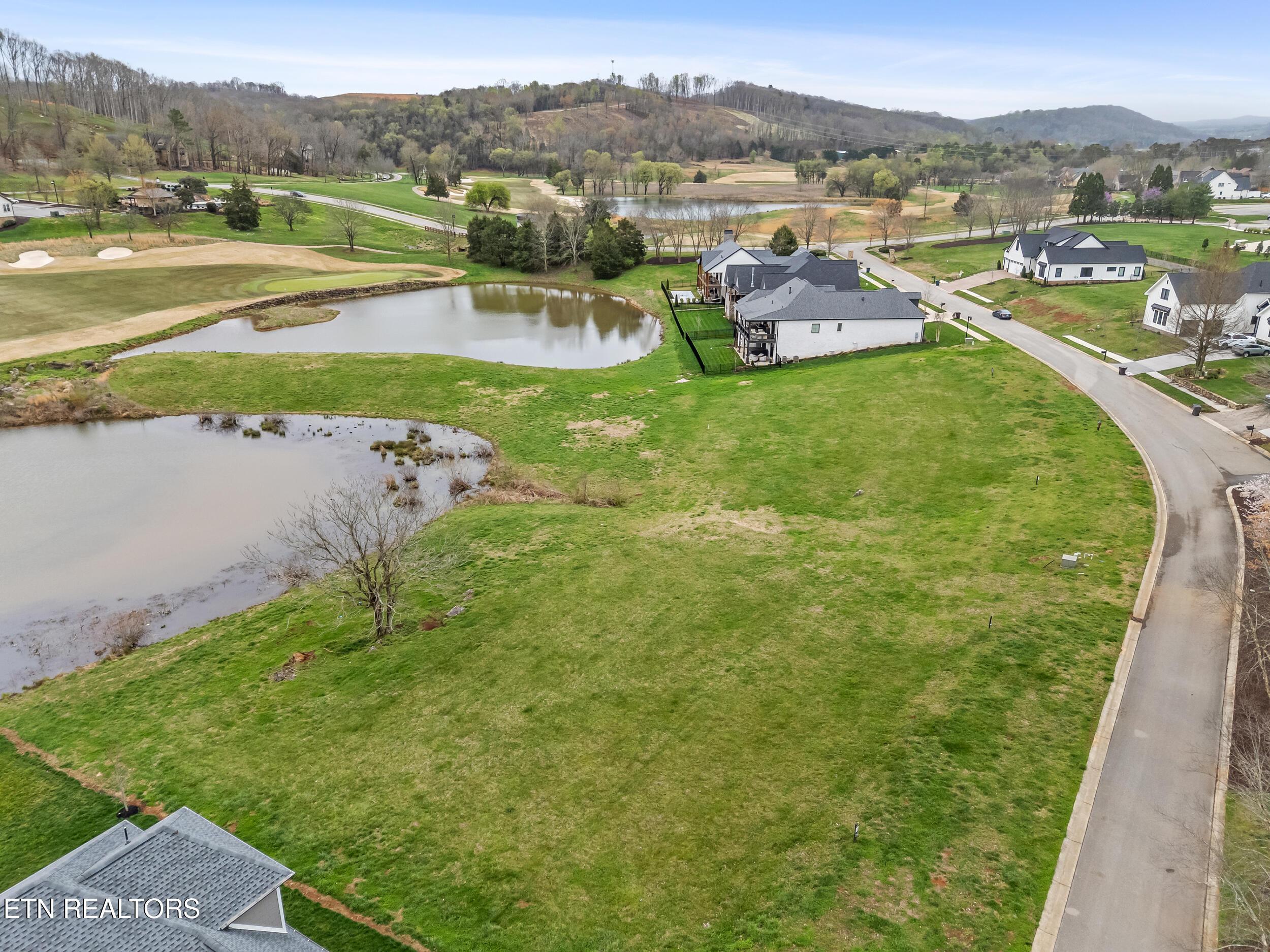 714 Old Barn Lane, Loudon, TN - Fort Loudoun and Tellico Lake Real Estate - Image# 6