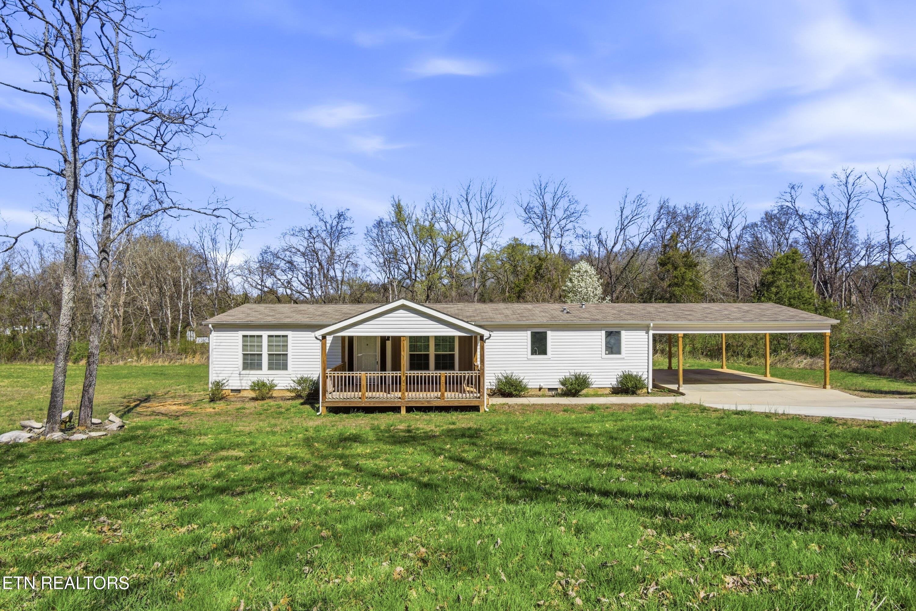 129 W Vinegar Valley Rd, Friendsville, TN - Fort Loudoun and Tellico Lake Real Estate - Image# 2
