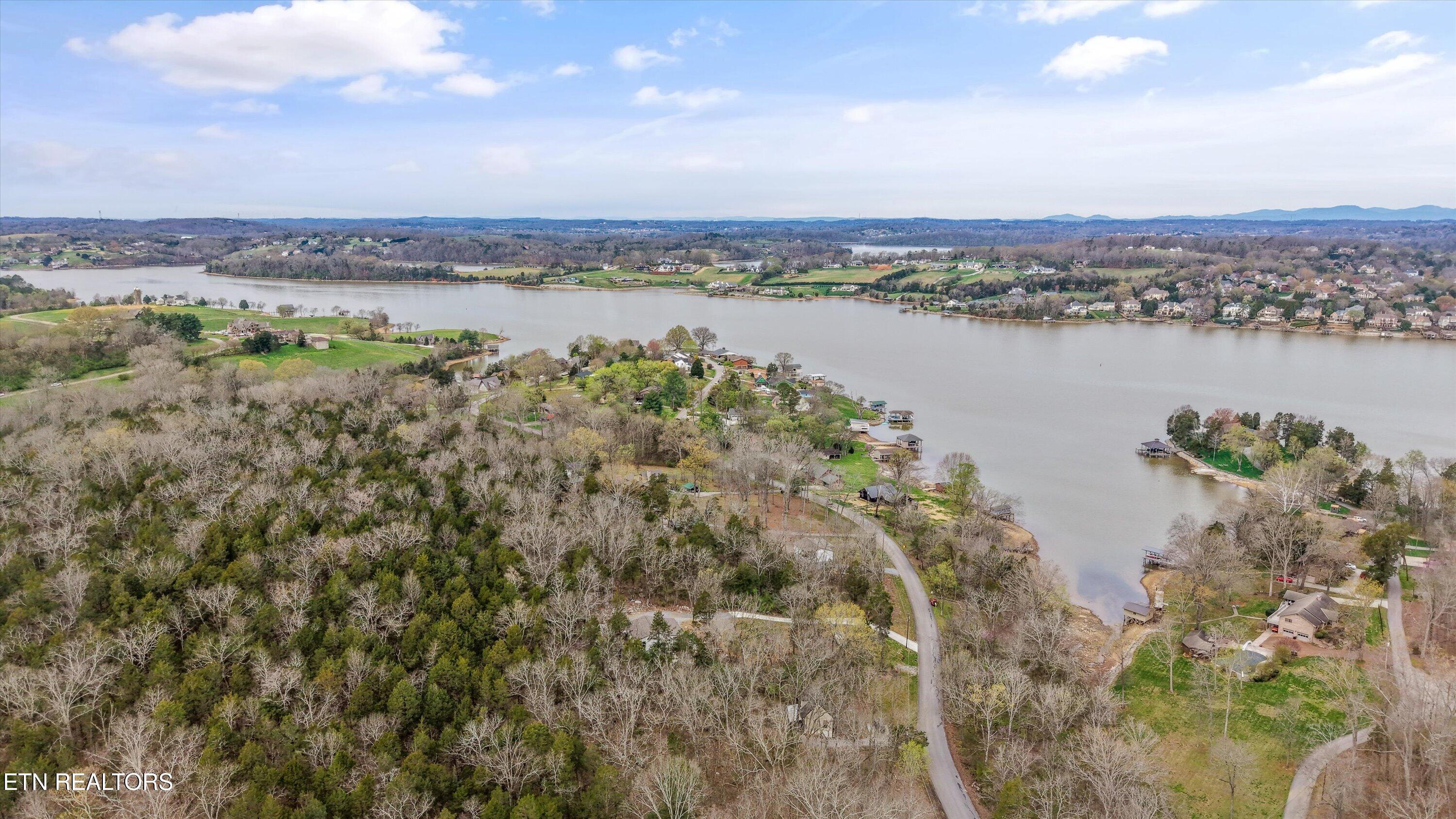Channel Drive, Louisville, TN - Fort Loudoun and Tellico Lake Real Estate - Image# 2