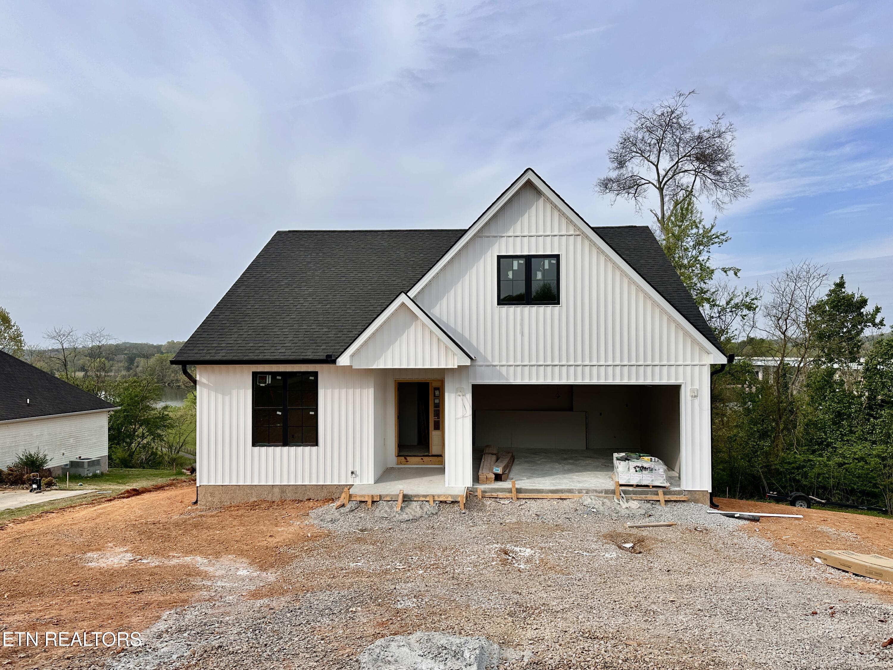 456 Fore Drive, Loudon, TN - Fort Loudoun and Tellico Lake Real Estate - Image# 2