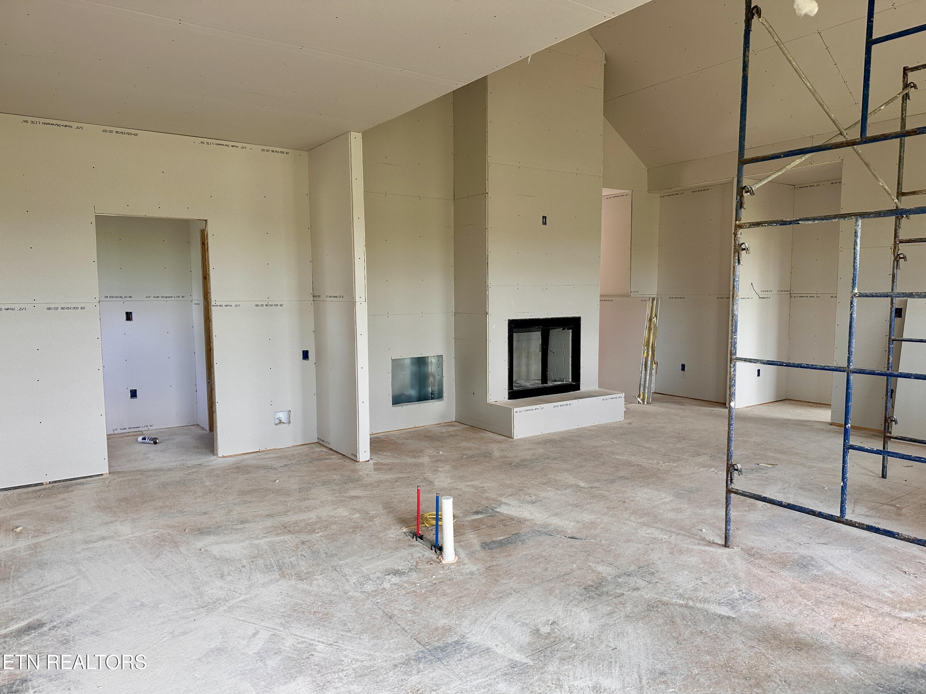 456 Fore Drive, Loudon, TN - Fort Loudoun and Tellico Lake Real Estate - Image# 9