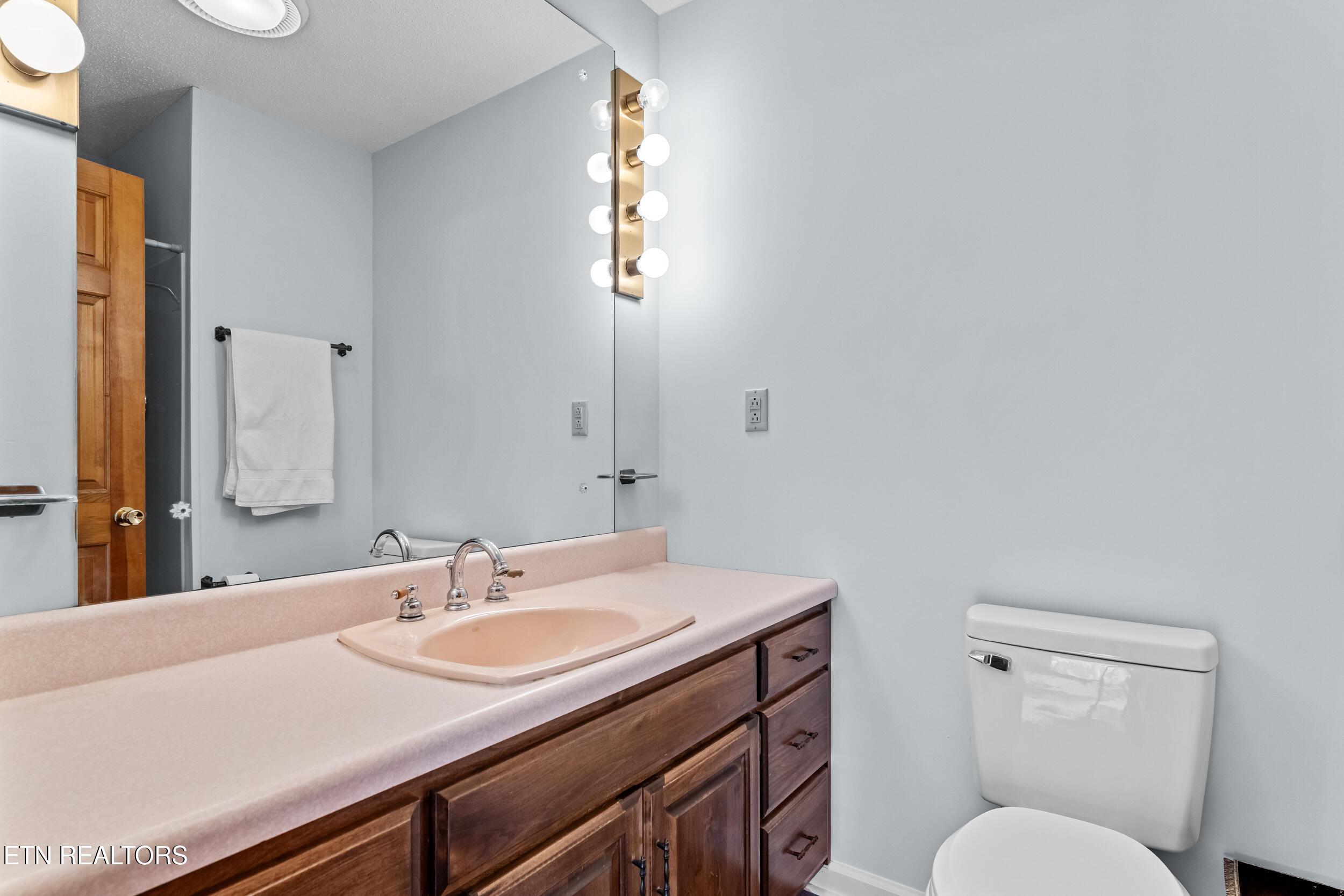 600 Donaldson Light Lane, Lenoir City, TN - Fort Loudoun and Tellico Lake Real Estate - Image# 22