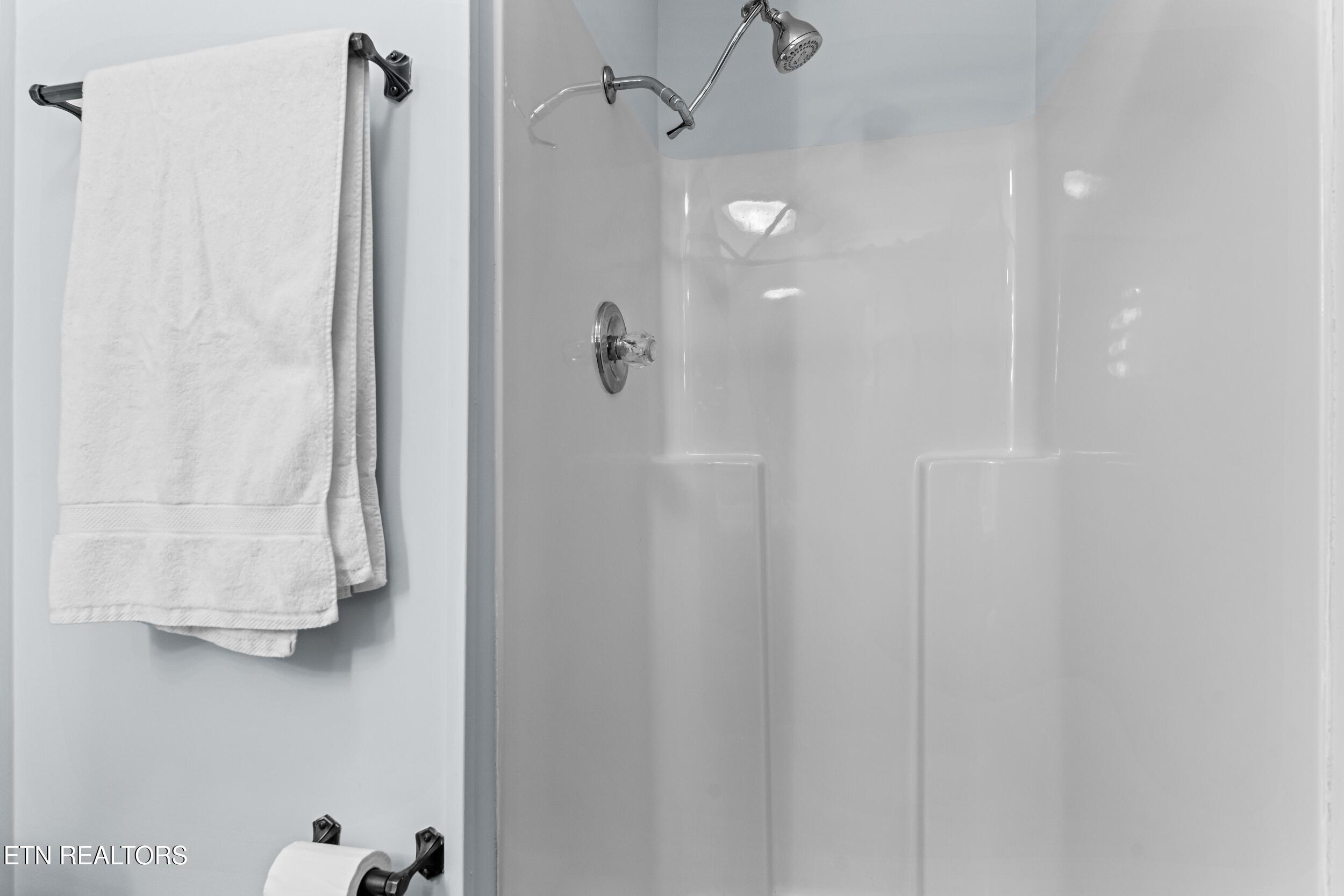 600 Donaldson Light Lane, Lenoir City, TN - Fort Loudoun and Tellico Lake Real Estate - Image# 23