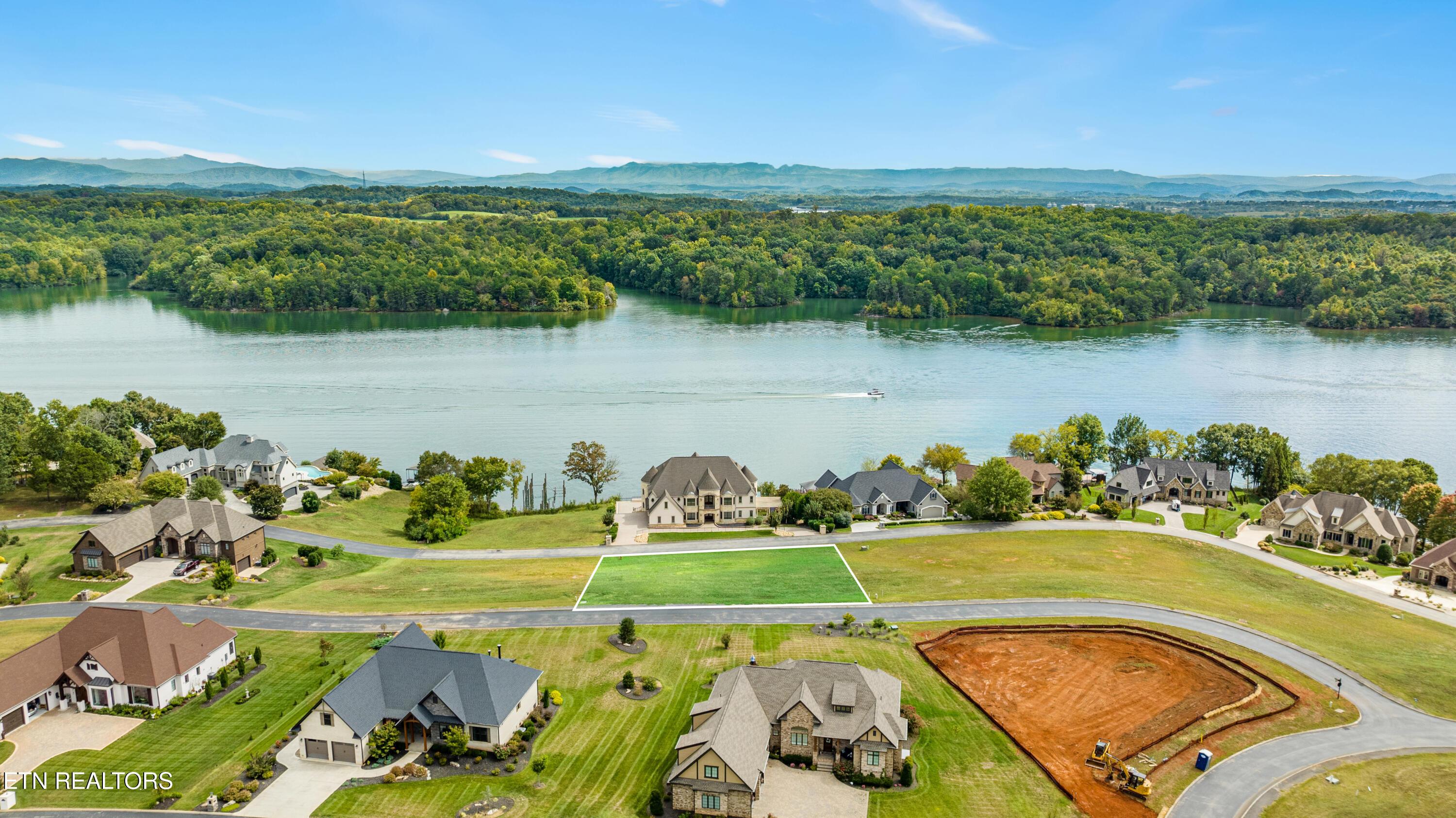 130 Starling Drive, Vonore, TN - Fort Loudoun and Tellico Lake Real Estate - Image# 2