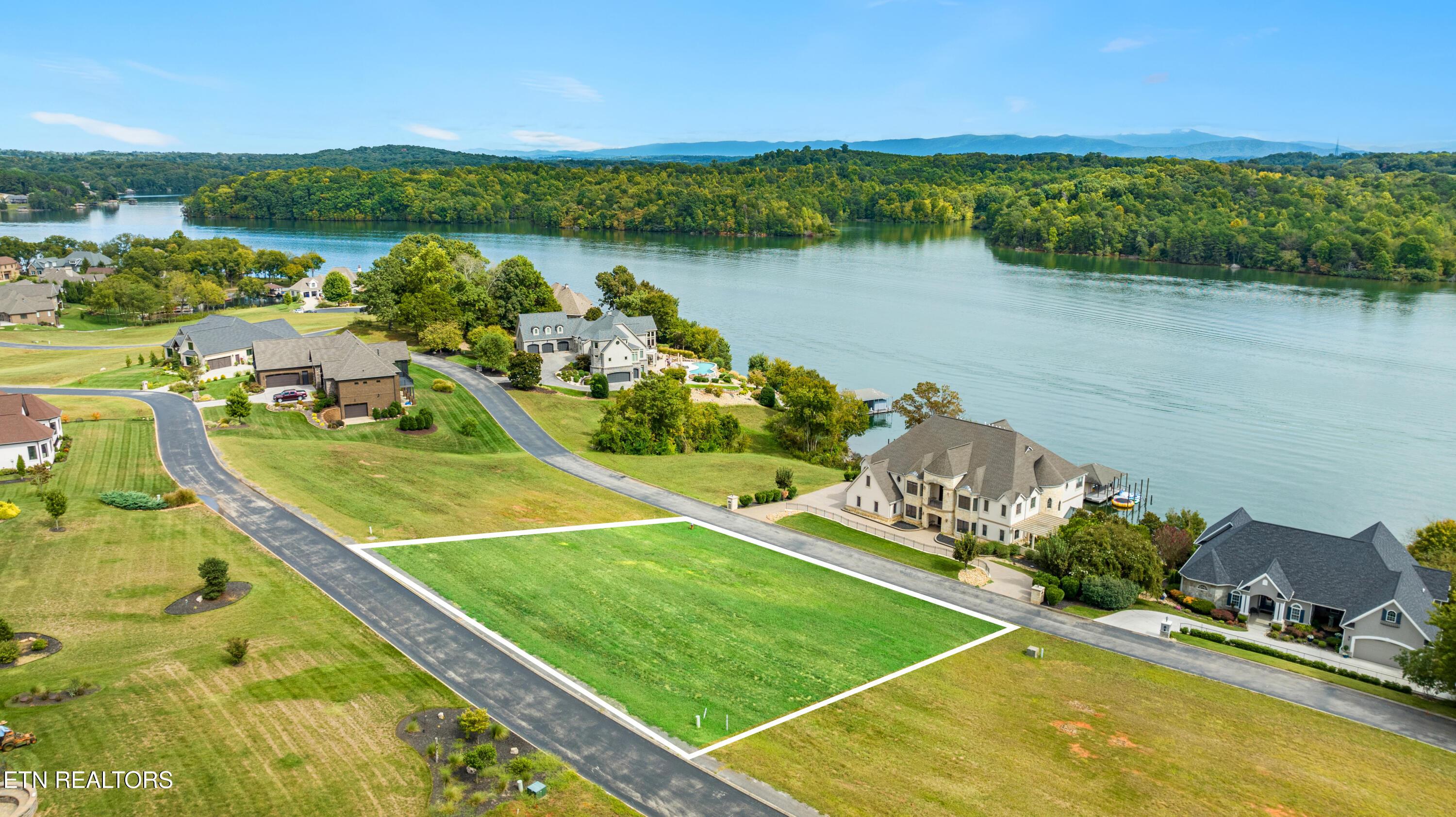 130 Starling Drive, Vonore, TN - Fort Loudoun and Tellico Lake Real Estate - Image# 1