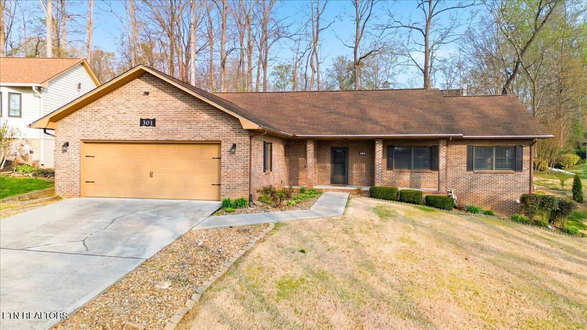 301 Cheestana Way, Loudon, TN - Fort Loudoun and Tellico Lake Real Estate - Image# 1