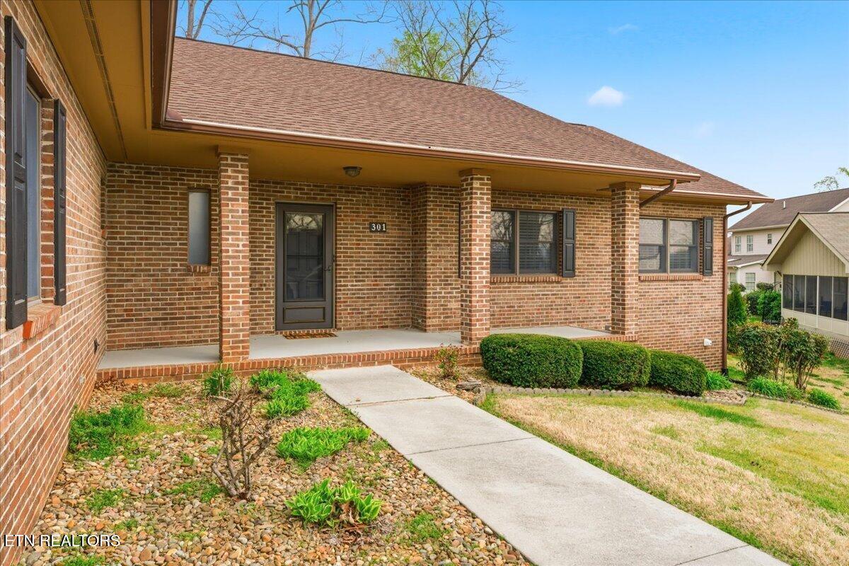 301 Cheestana Way, Loudon, TN - Fort Loudoun and Tellico Lake Real Estate - Image# 3