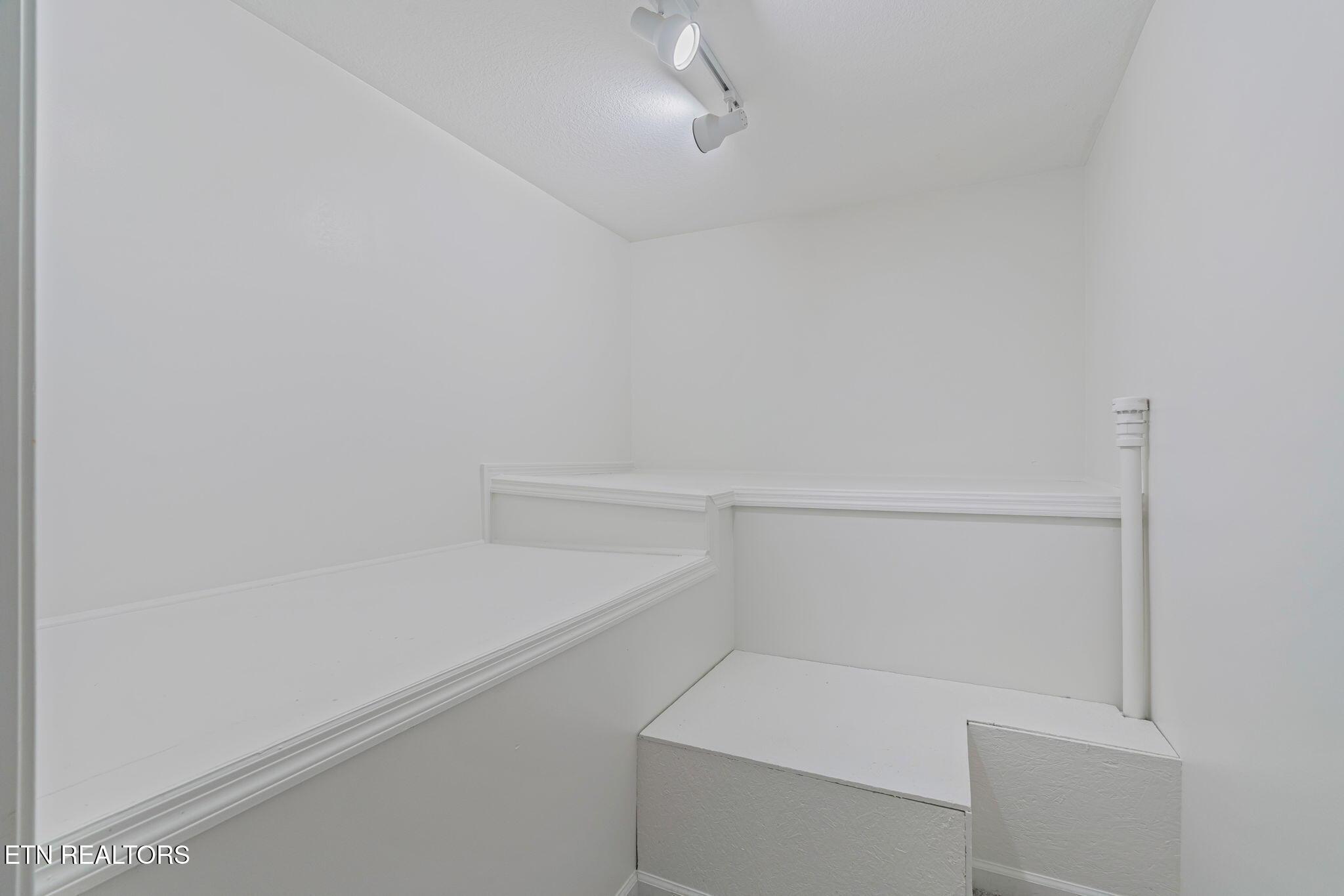 318 Cheestana Way, Loudon, TN - Fort Loudoun and Tellico Lake Real Estate - Image# 42