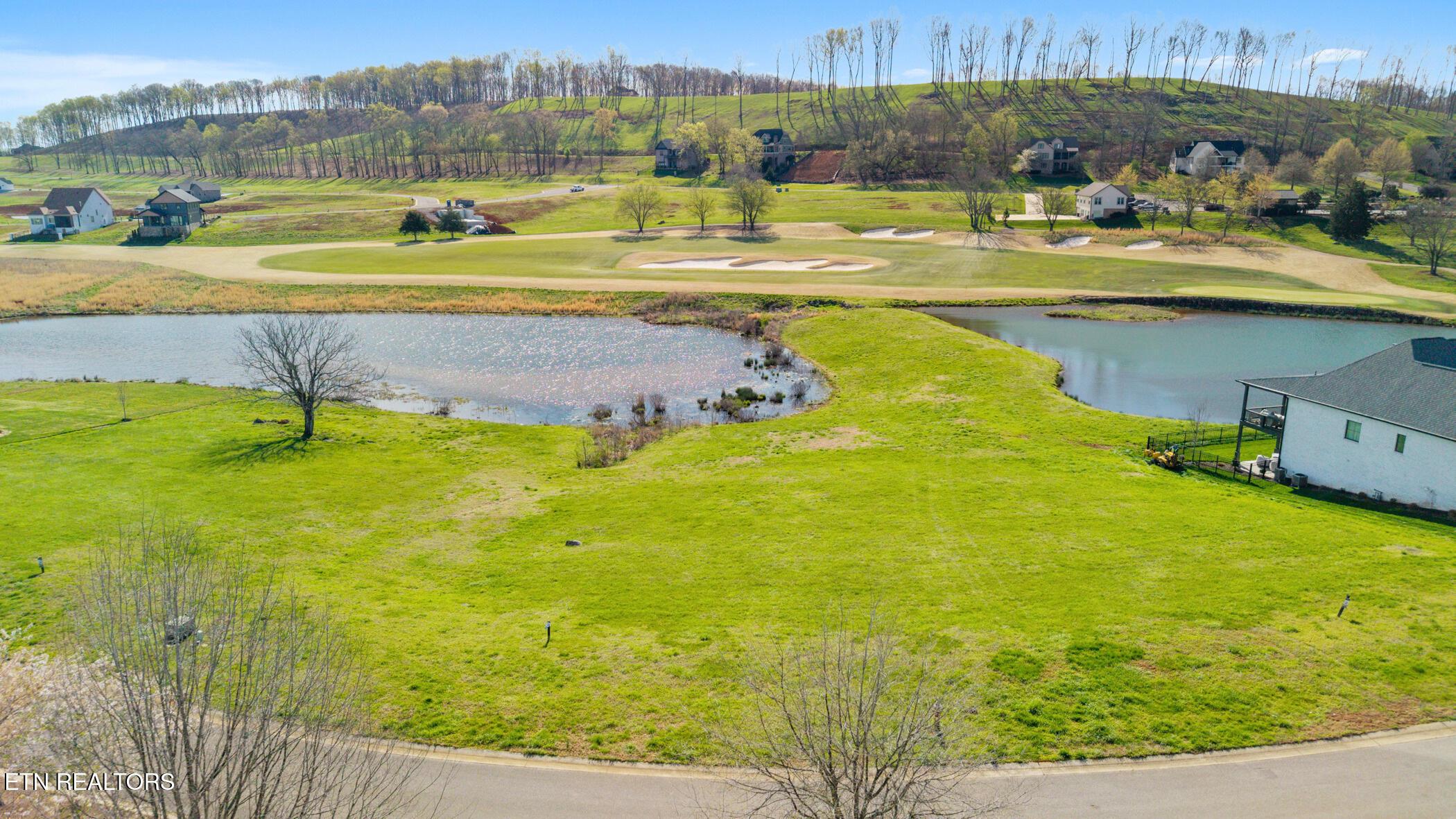 592 Old Barn Lane, Loudon, TN - Fort Loudoun and Tellico Lake Real Estate - Image# 2