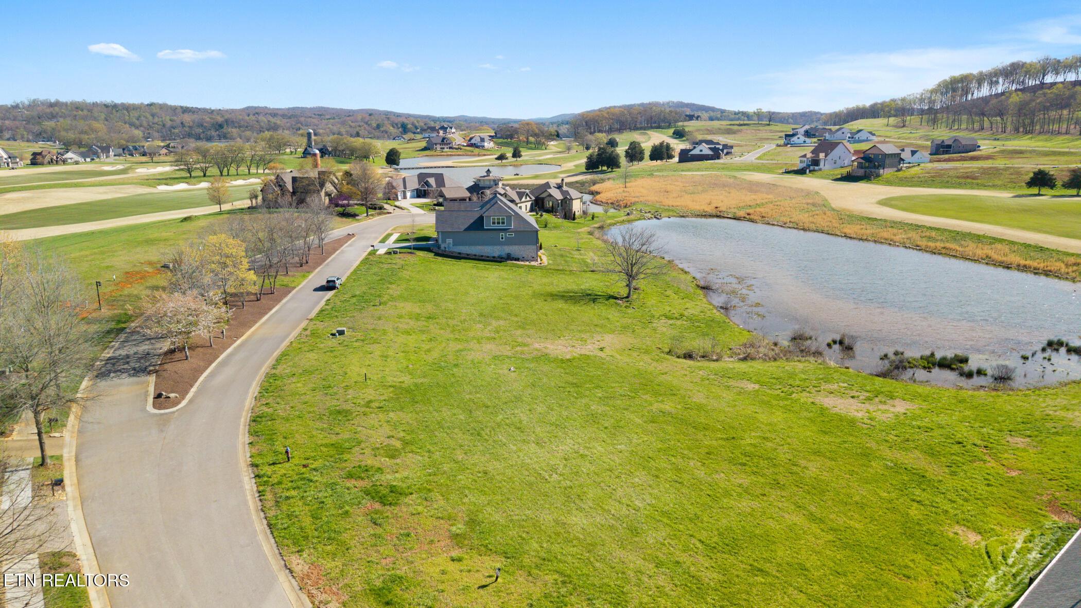 592 Old Barn Lane, Loudon, TN - Fort Loudoun and Tellico Lake Real Estate - Image# 4