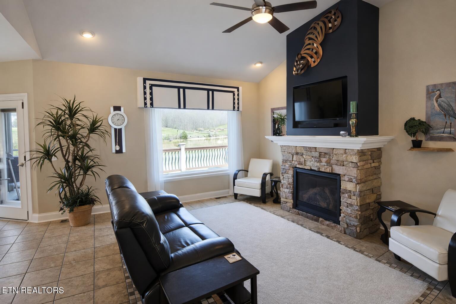 236 Unutsi Tr, Vonore, TN - Fort Loudoun and Tellico Lake Real Estate - Image# 13