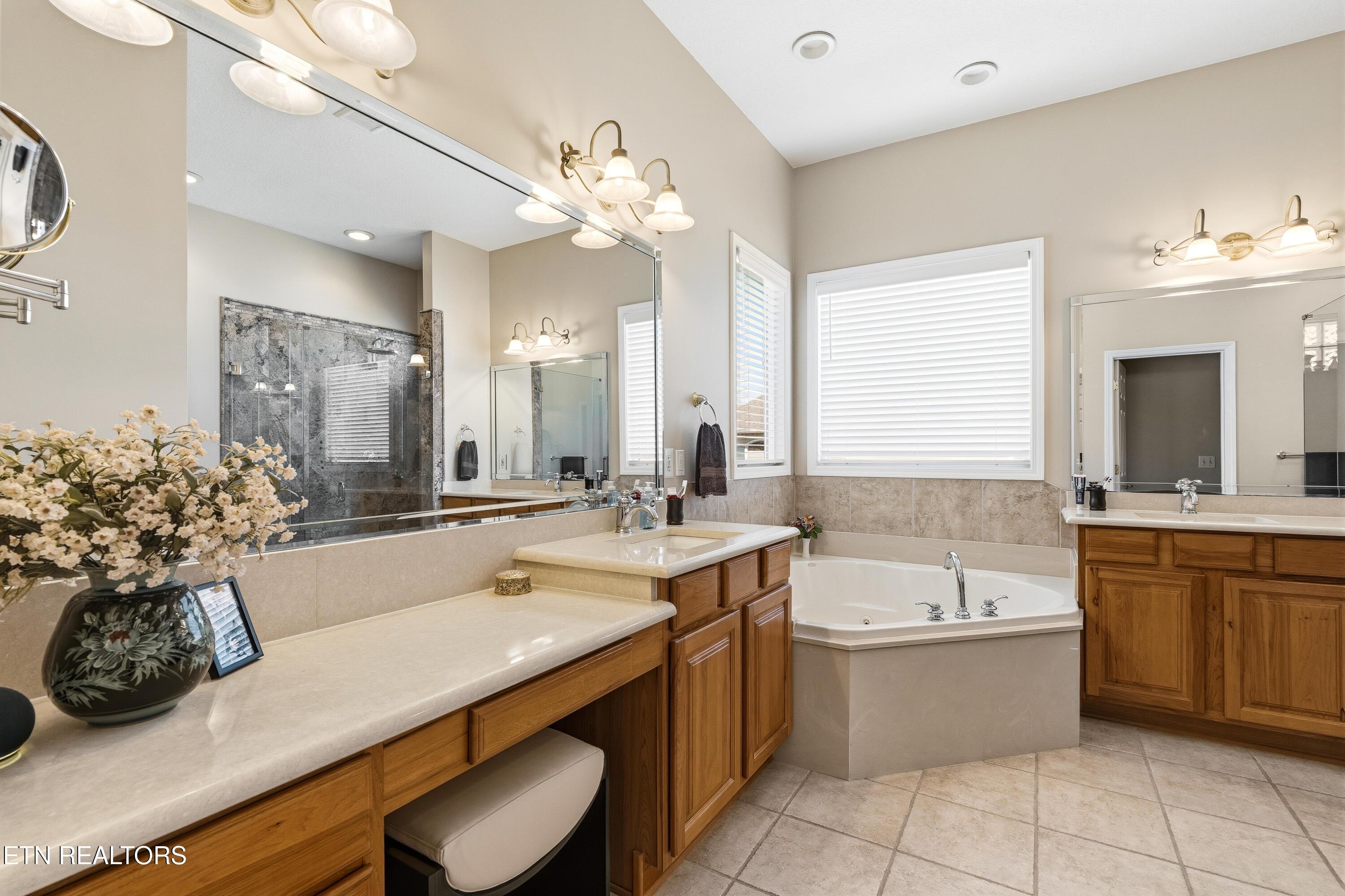 323 Okmulgee Circle, Loudon, TN - Fort Loudoun and Tellico Lake Real Estate - Image# 20