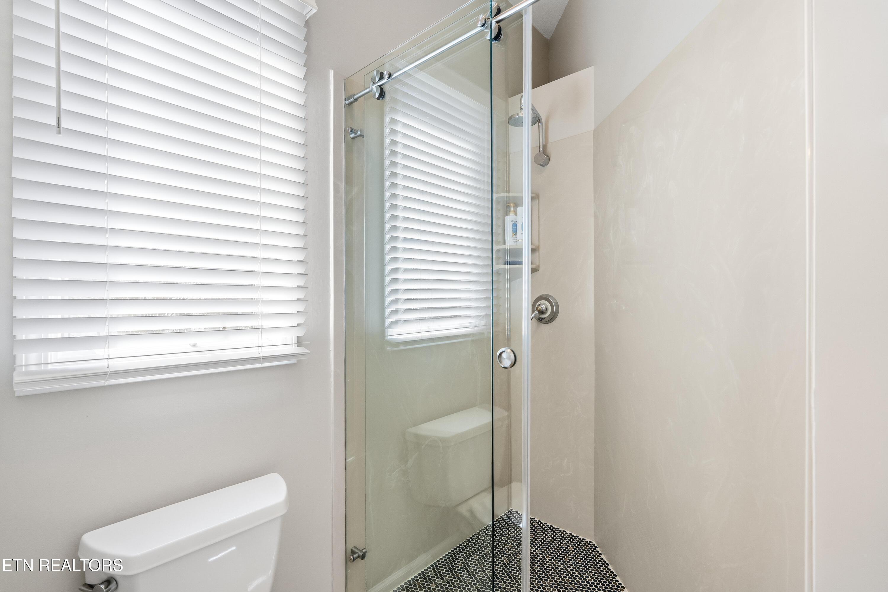 323 Okmulgee Circle, Loudon, TN - Fort Loudoun and Tellico Lake Real Estate - Image# 26