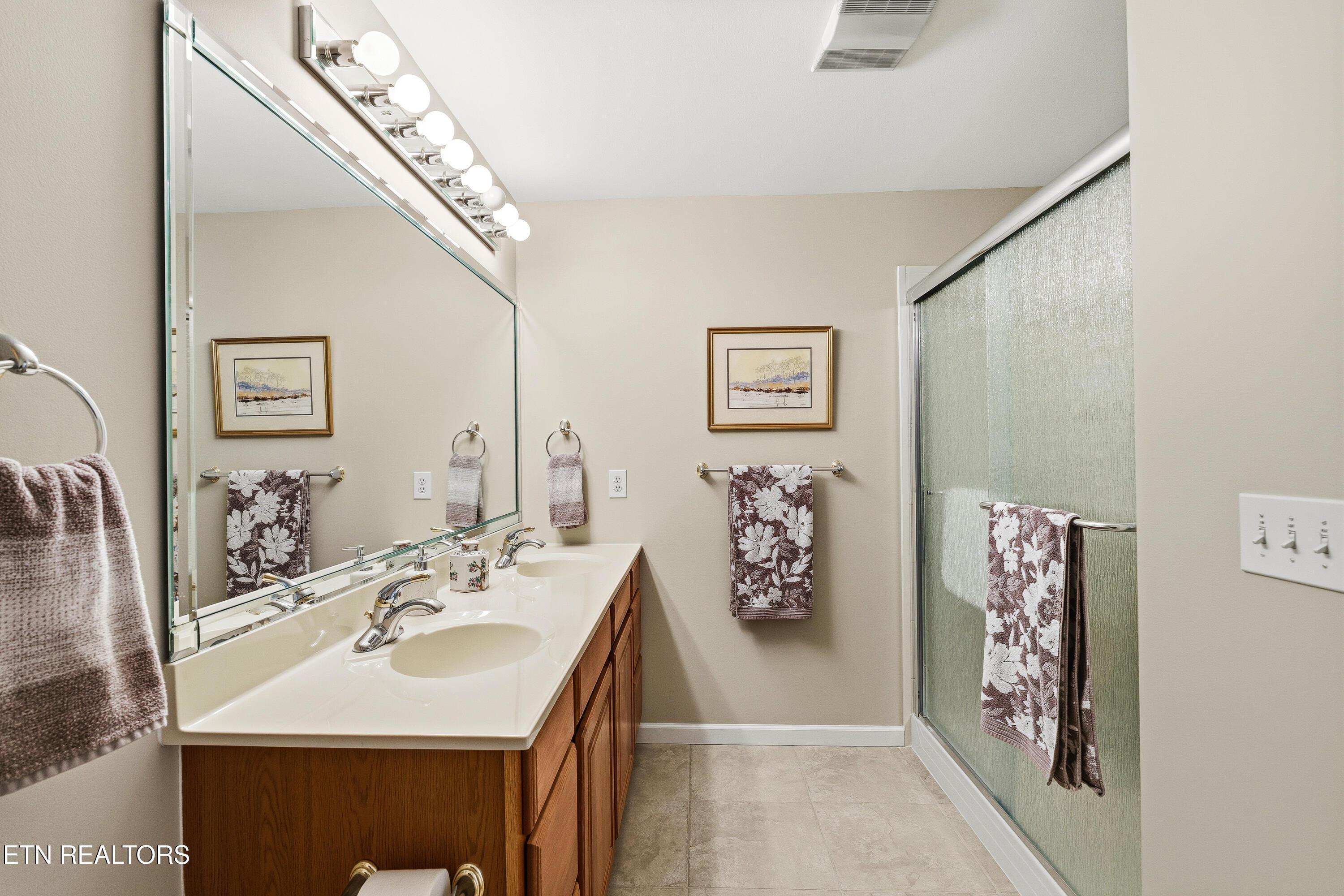 323 Okmulgee Circle, Loudon, TN - Fort Loudoun and Tellico Lake Real Estate - Image# 32