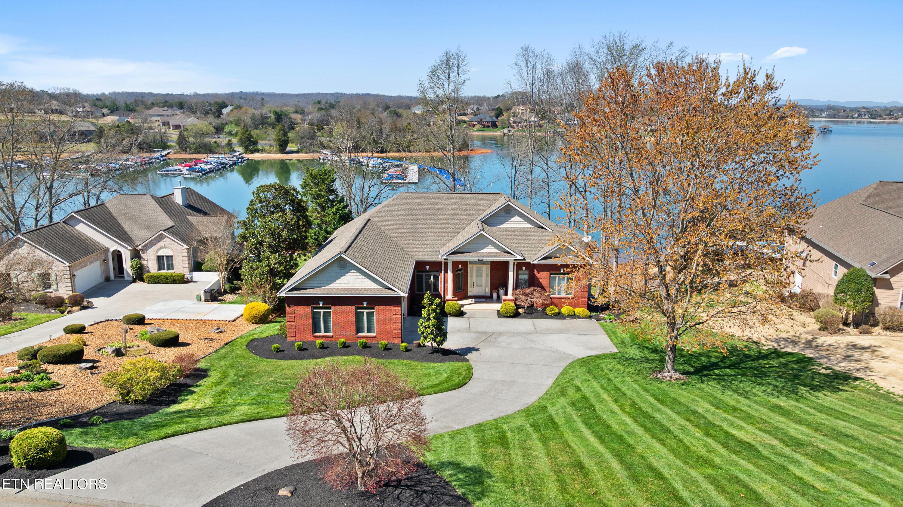 323 Okmulgee Circle, Loudon, TN - Fort Loudoun and Tellico Lake Real Estate - Image# 2