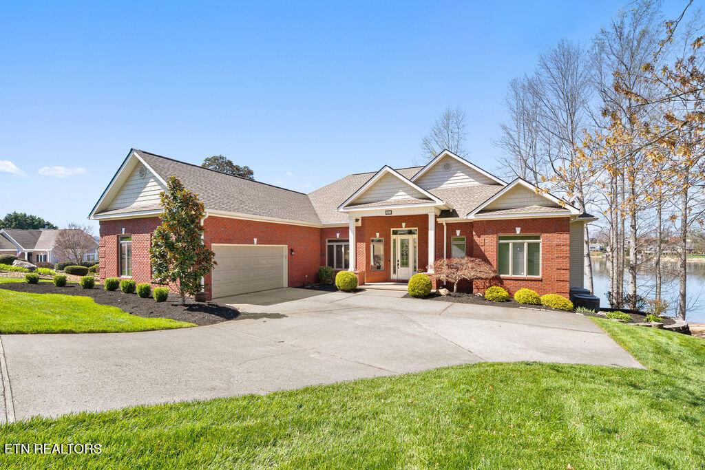 323 Okmulgee Circle, Loudon, TN - Fort Loudoun and Tellico Lake Real Estate - Image# 1